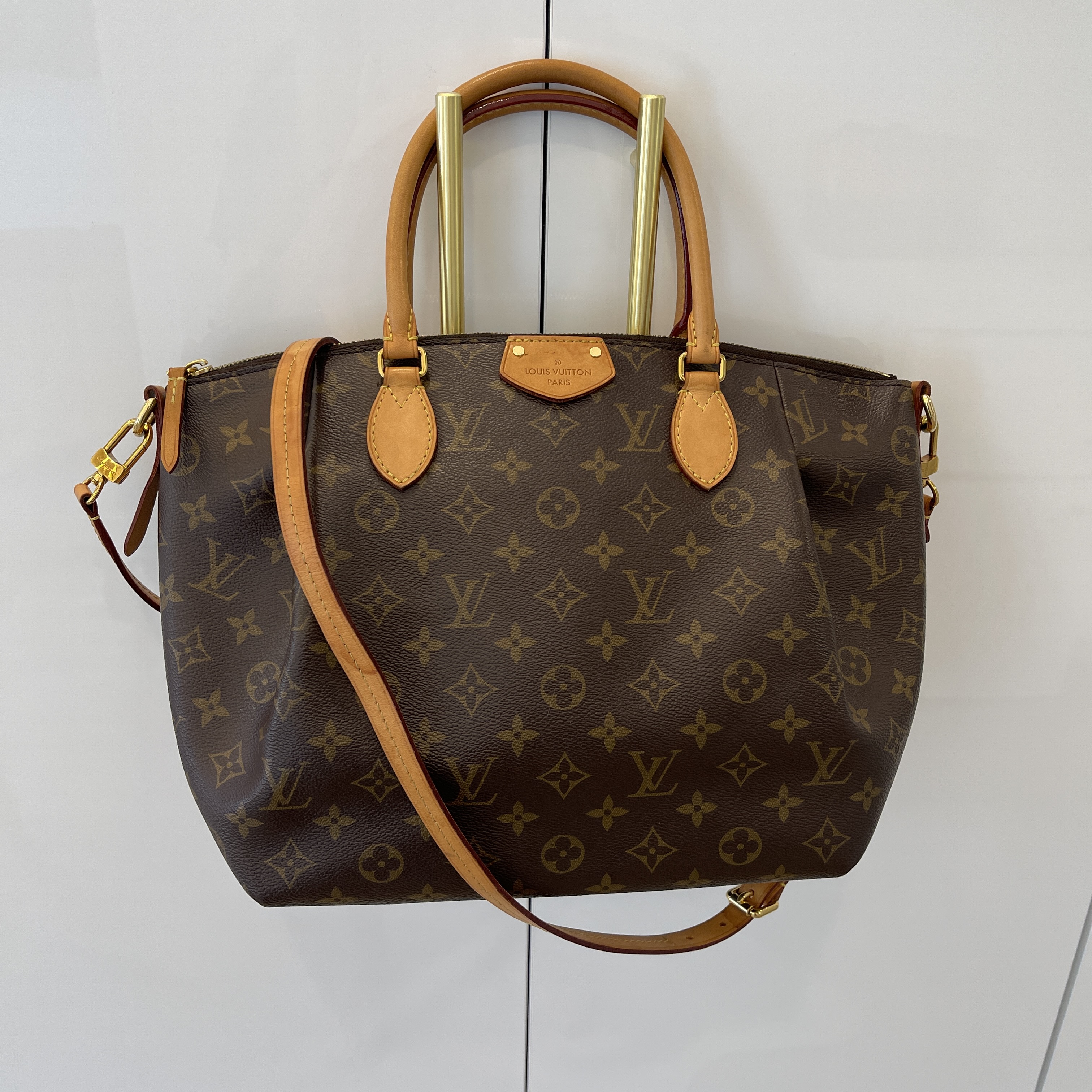 Louis Vuitton Monogram Turenne MM Bag – The Closet