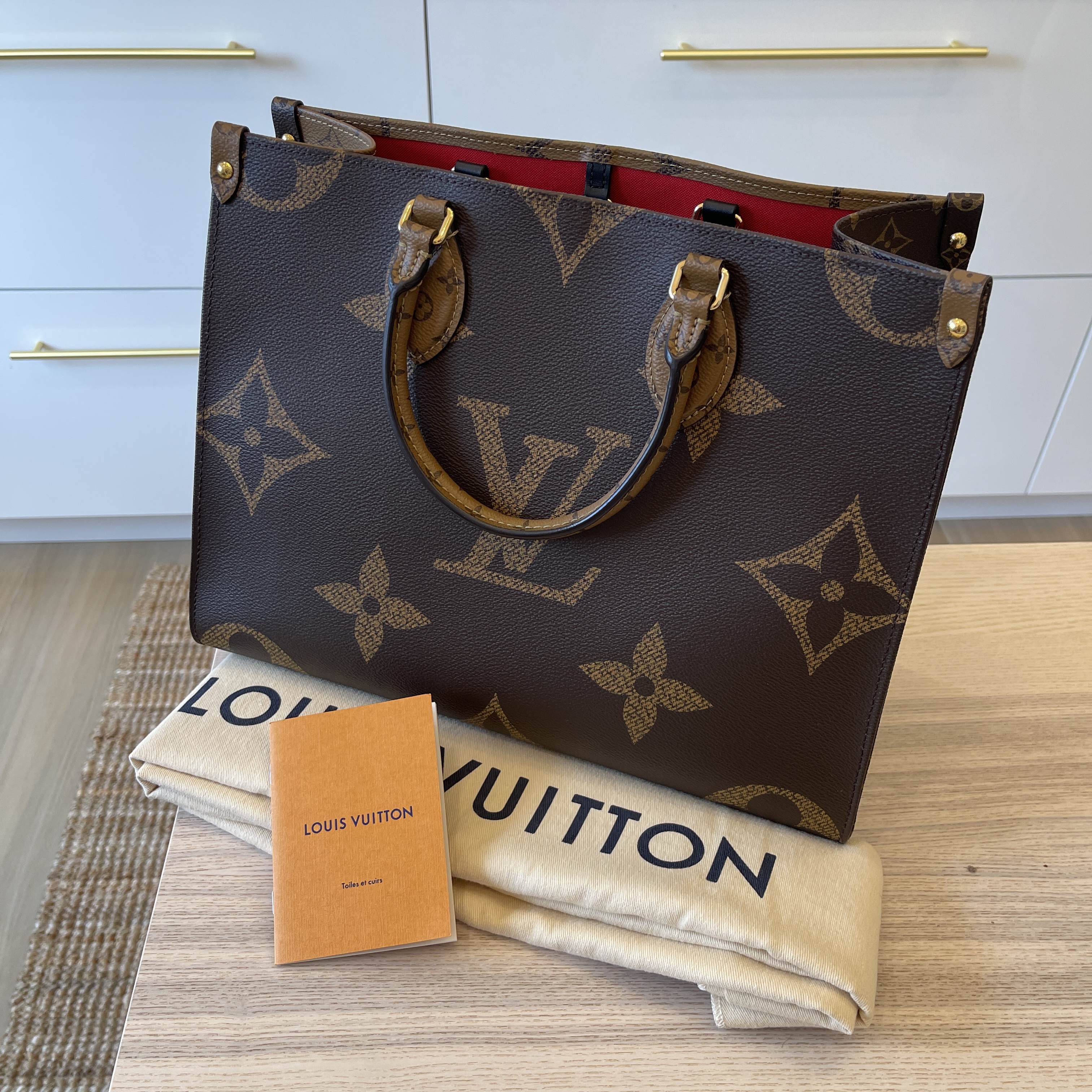 Louis Vuitton Reverse Monogram Giant Onthego MM