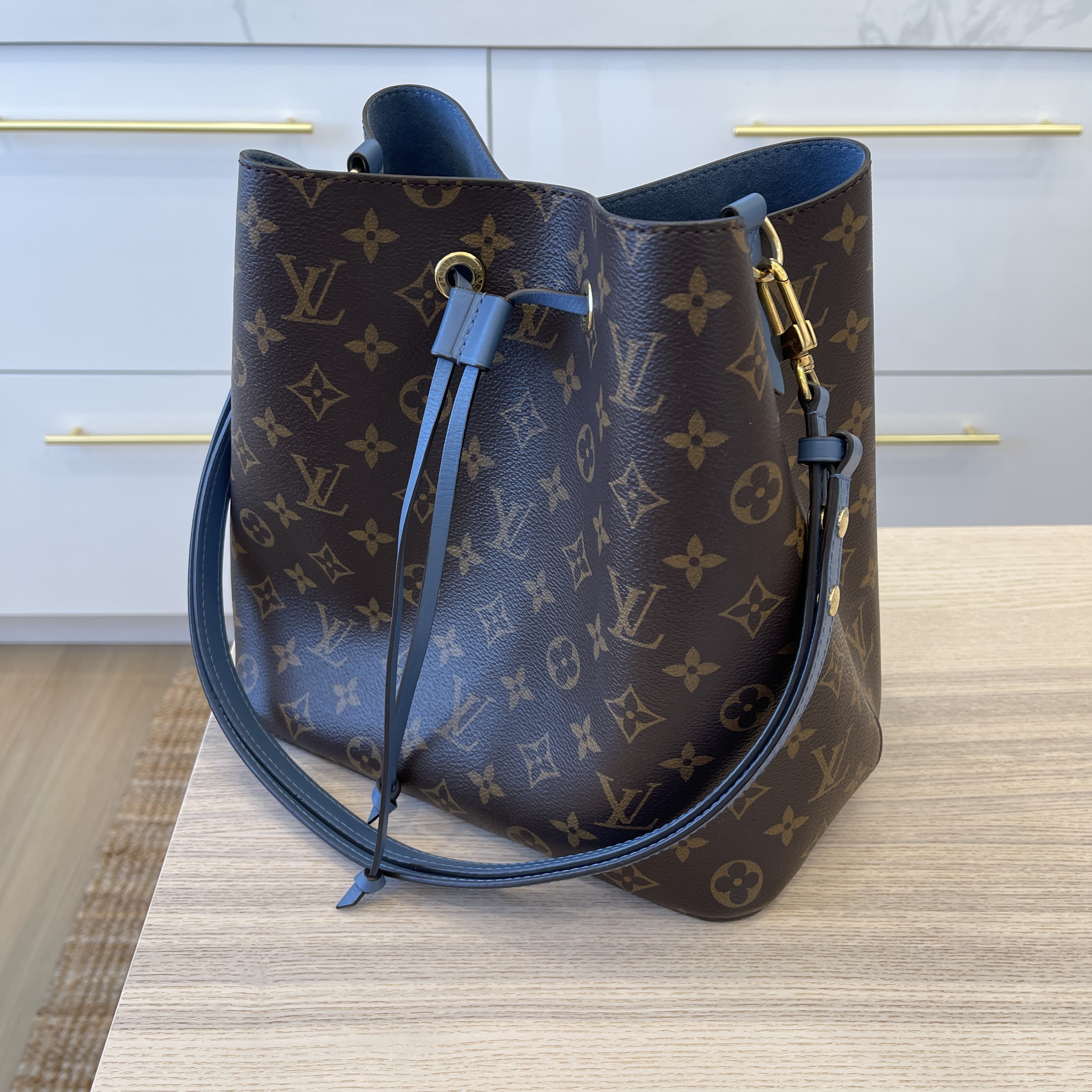 Louis Vuitton Monogram Neonoe MM - ShopStyle Shoulder Bags