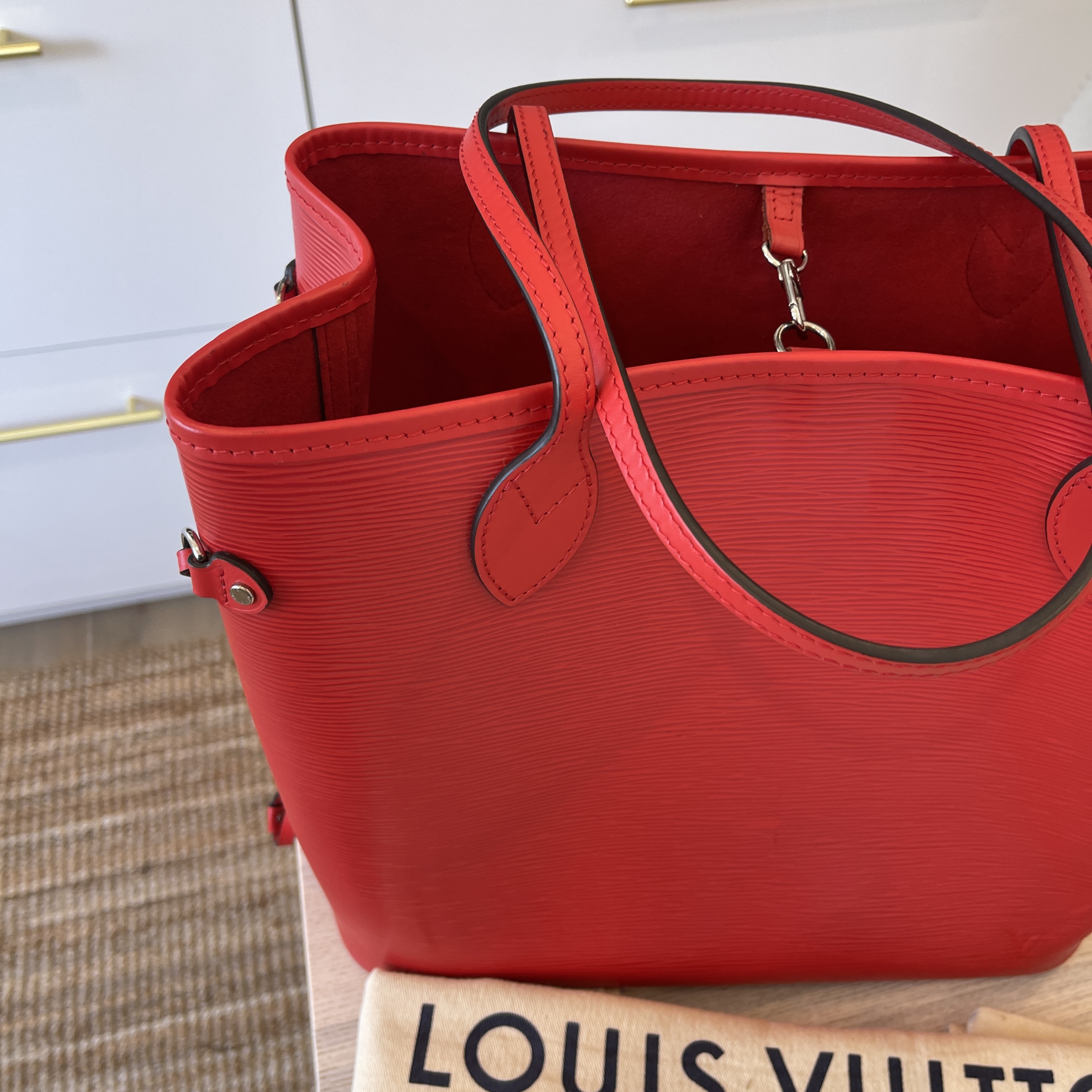 Louis Vuitton Neverfull Medium Model Shopping Bag in Red EPI Leather