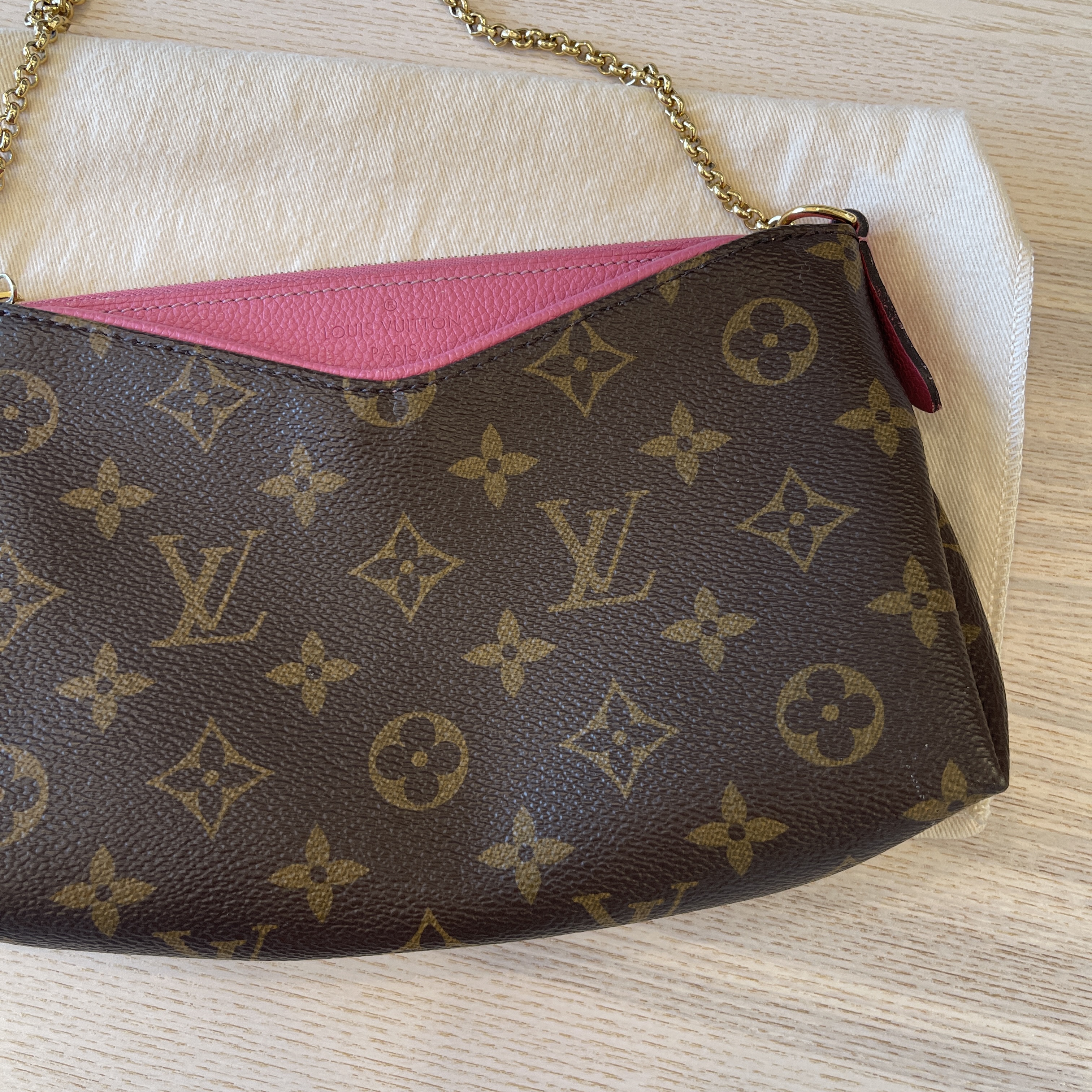 Louis Vuitton - Authenticated Pallas Clutch Bag - Leather Pink Plain For Woman, Never Worn