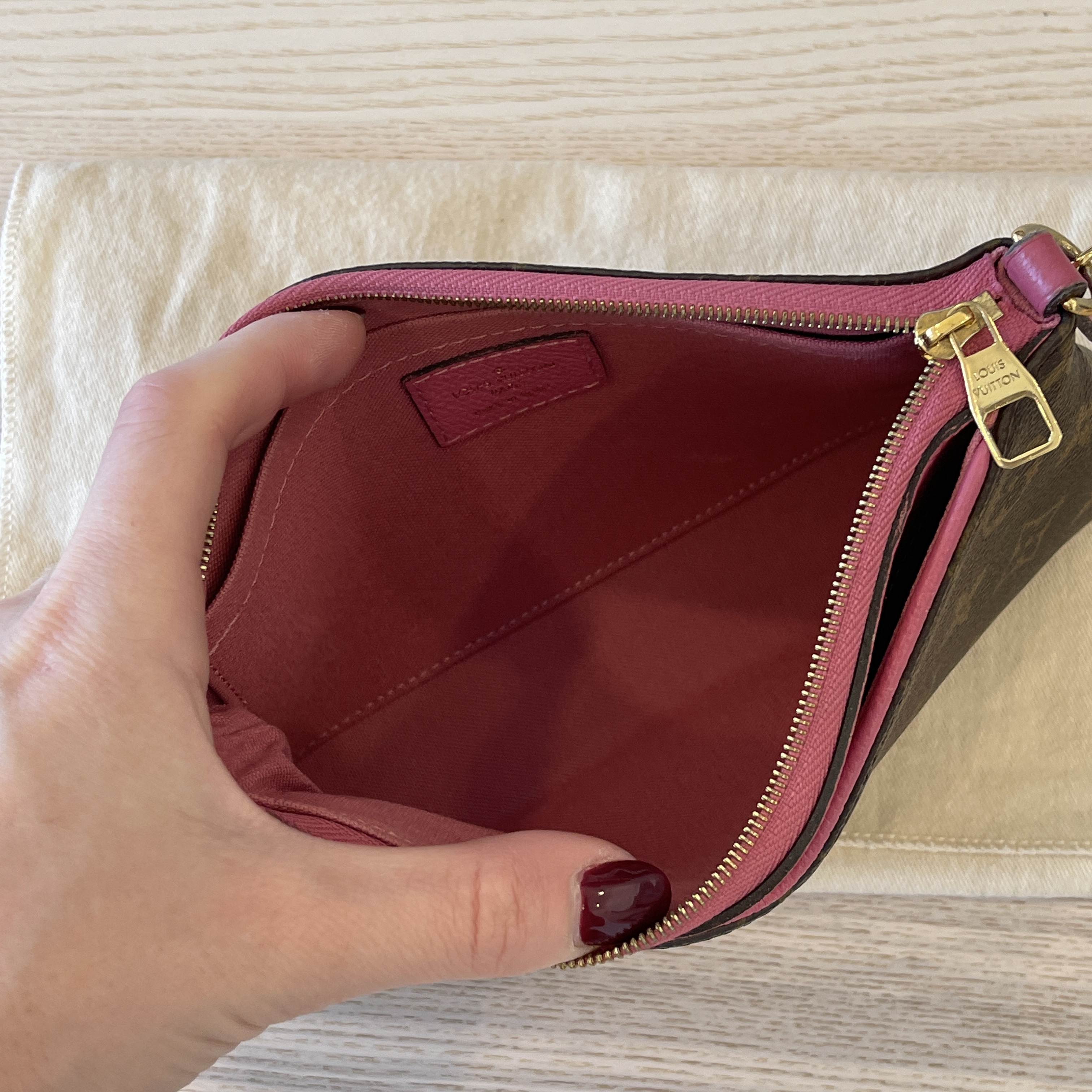Louis Vuitton - Authenticated Pallas Clutch Bag - Leather Pink Plain for Women, Never Worn