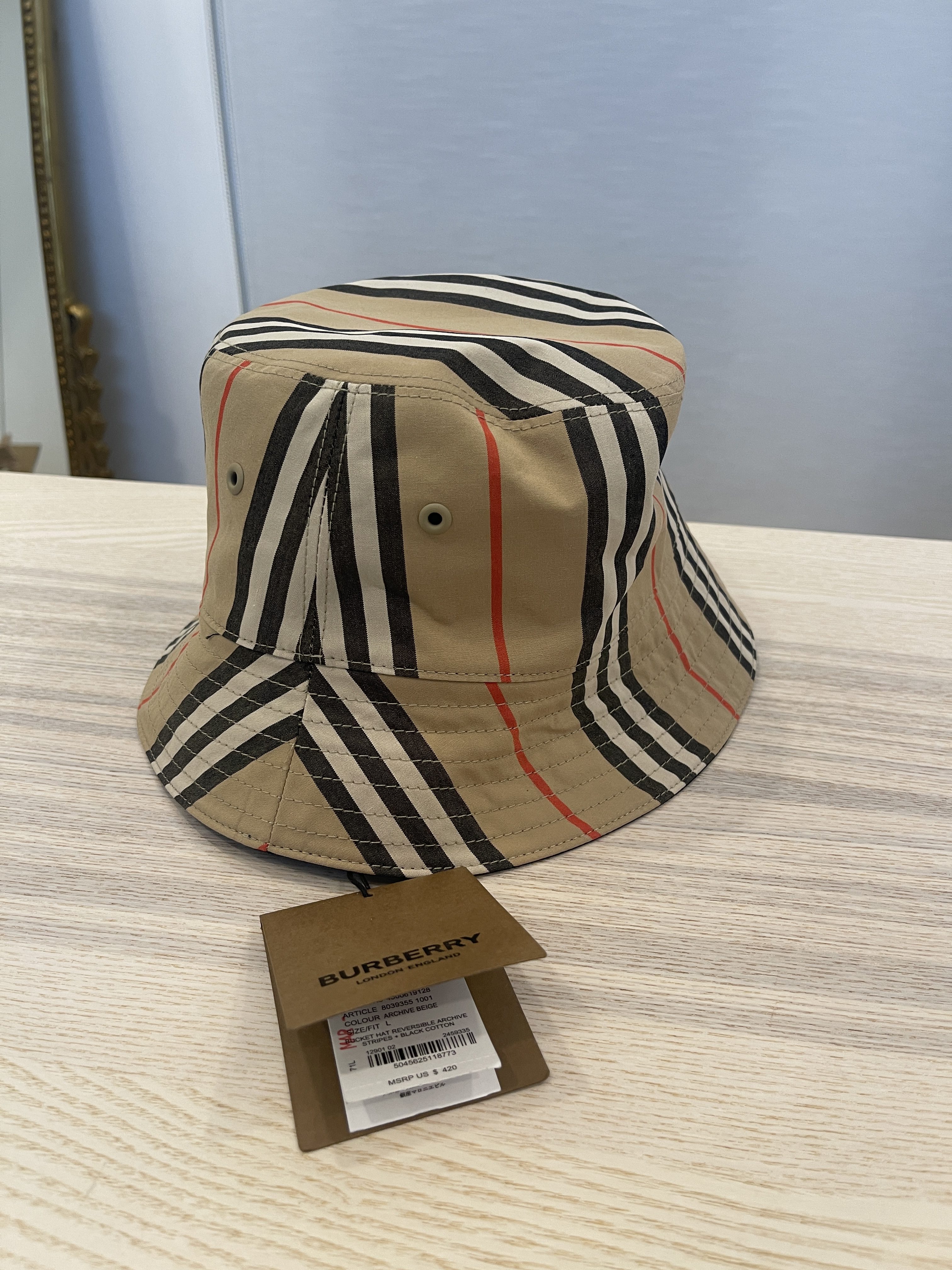 Burberry Vintage Check Bucket Hat Size Large