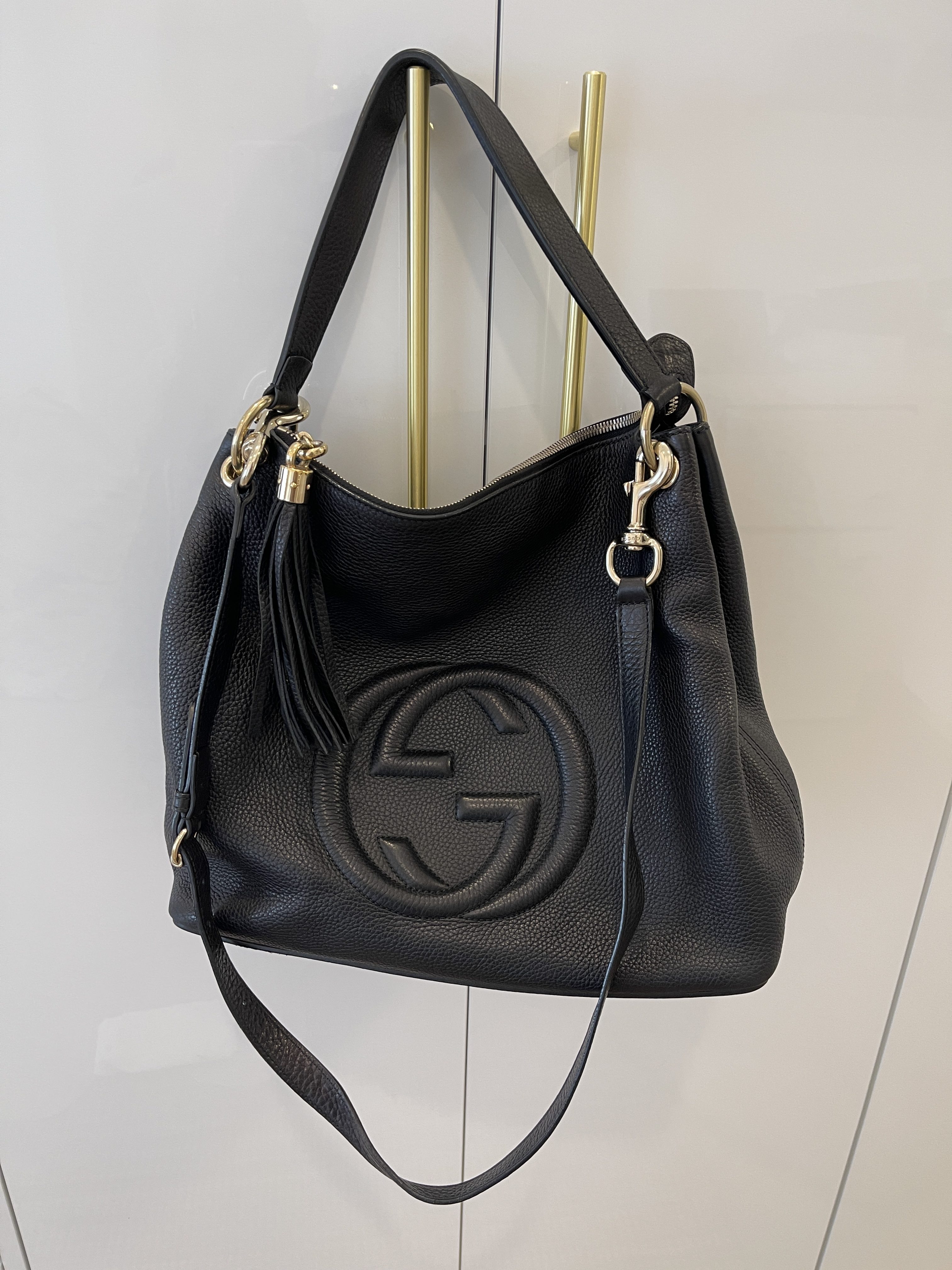 Gucci - Soho Large Leather Hobo Black  Black bag outfit, Gucci soho bag,  Gucci