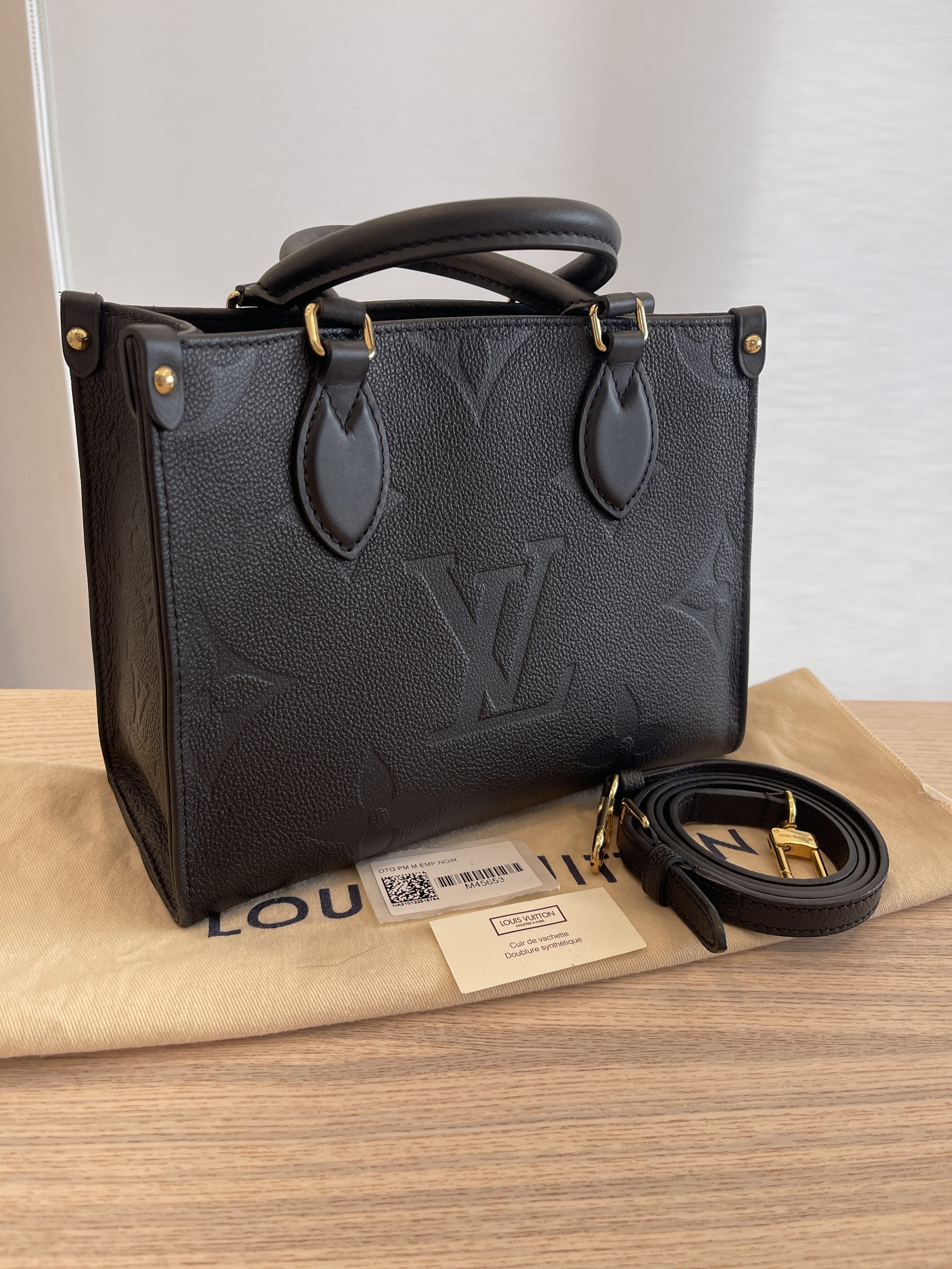 Louis Vuitton Black Monogram Giant Empreinte Leather OnTheGo PM Tote Bag Louis  Vuitton