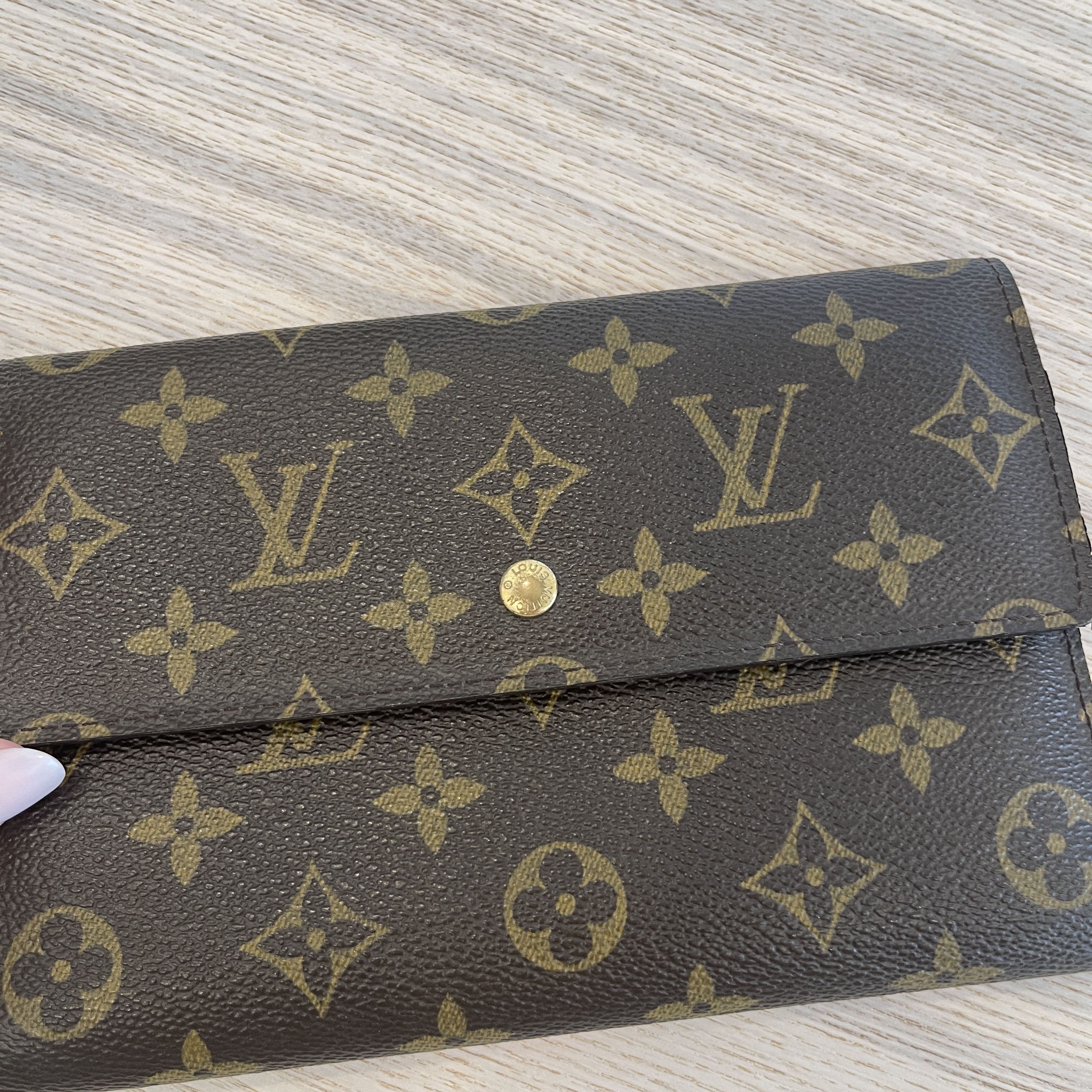 Louis Vuitton Pochette Passport Trifold Wallet Case Monogram