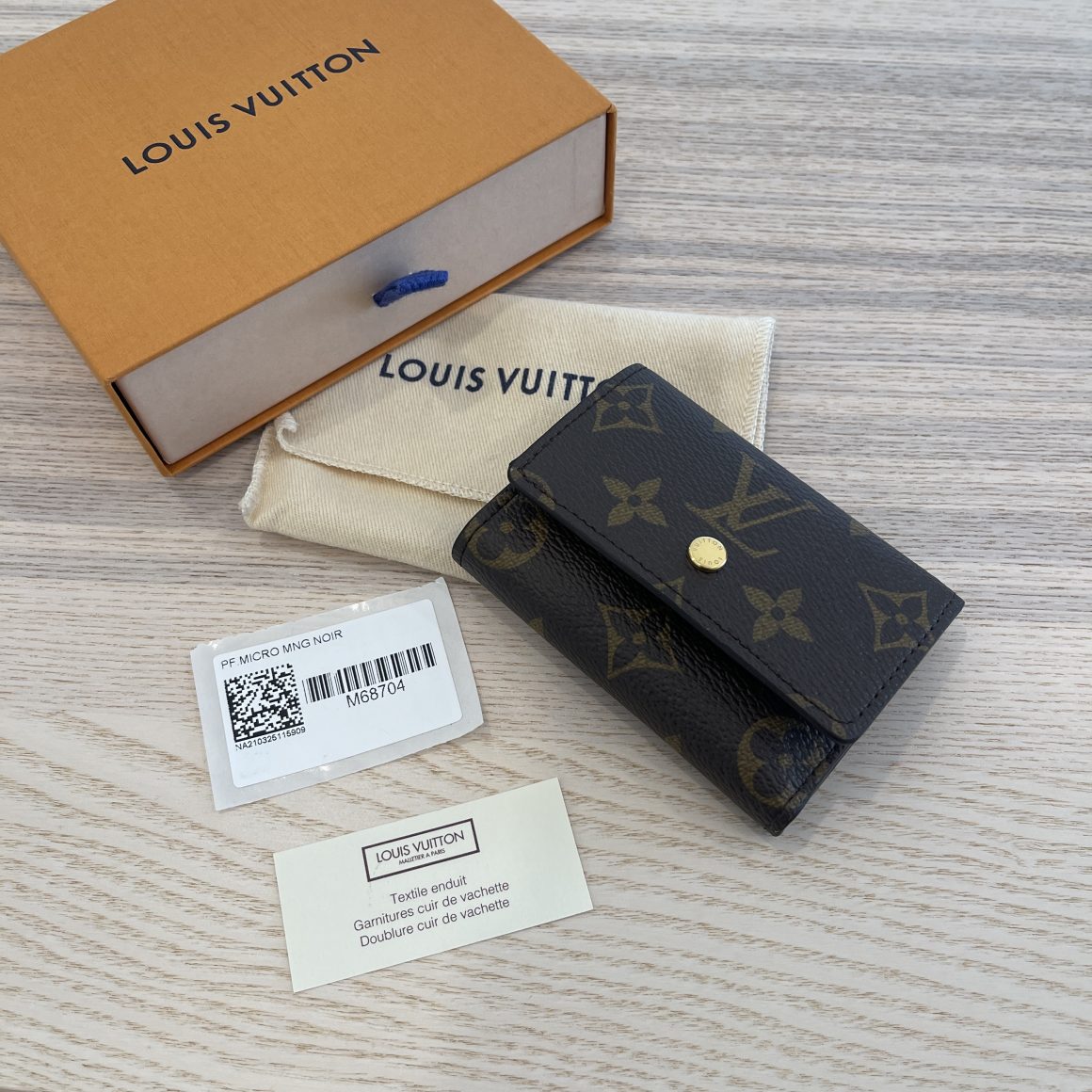 Shop Louis Vuitton MONOGRAM Micro wallet (M68704) by sunnyfunny