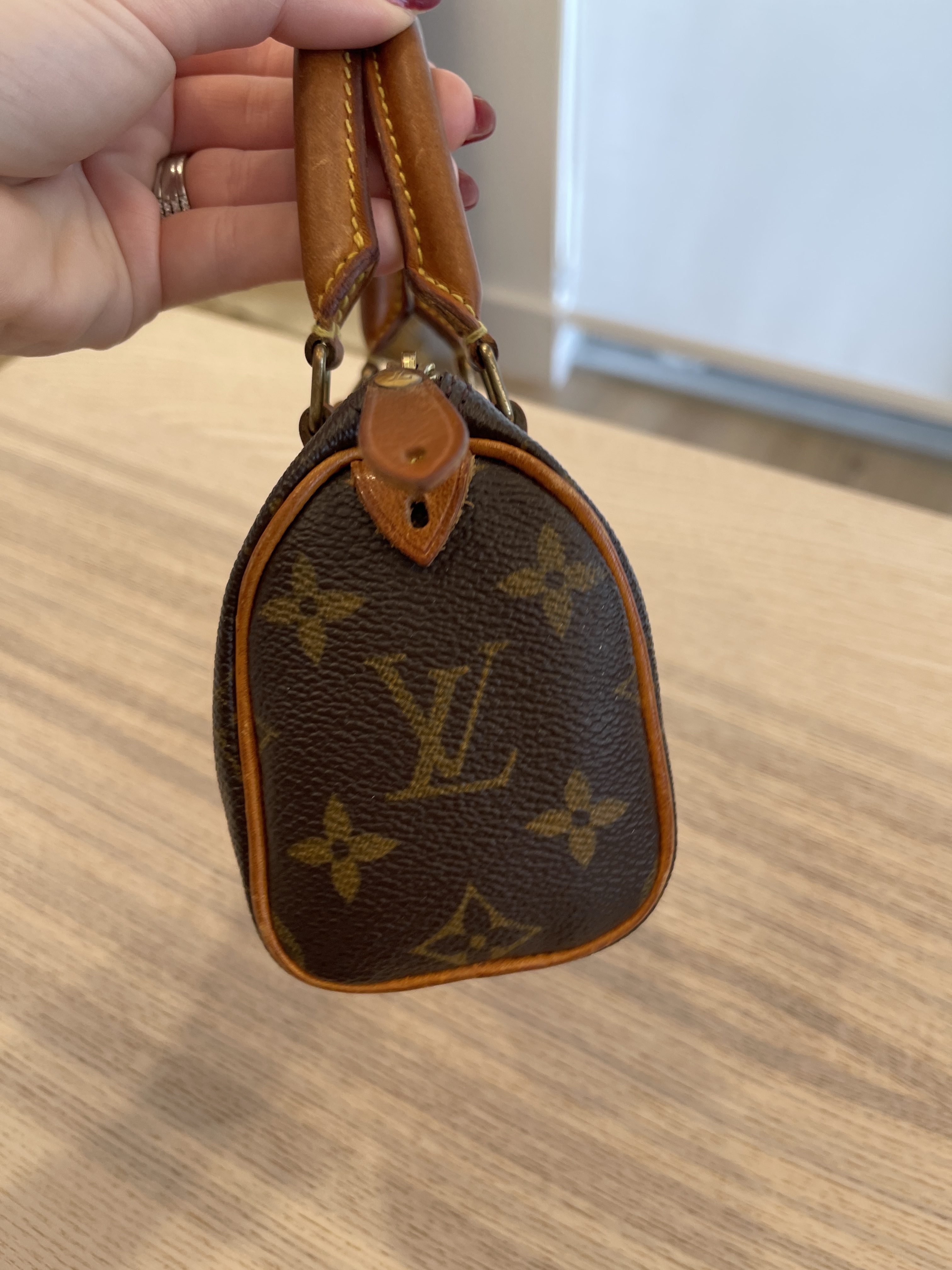 Louis Vuitton Monogram Mini HL Speedy (SHG-k9D0rg) – LuxeDH
