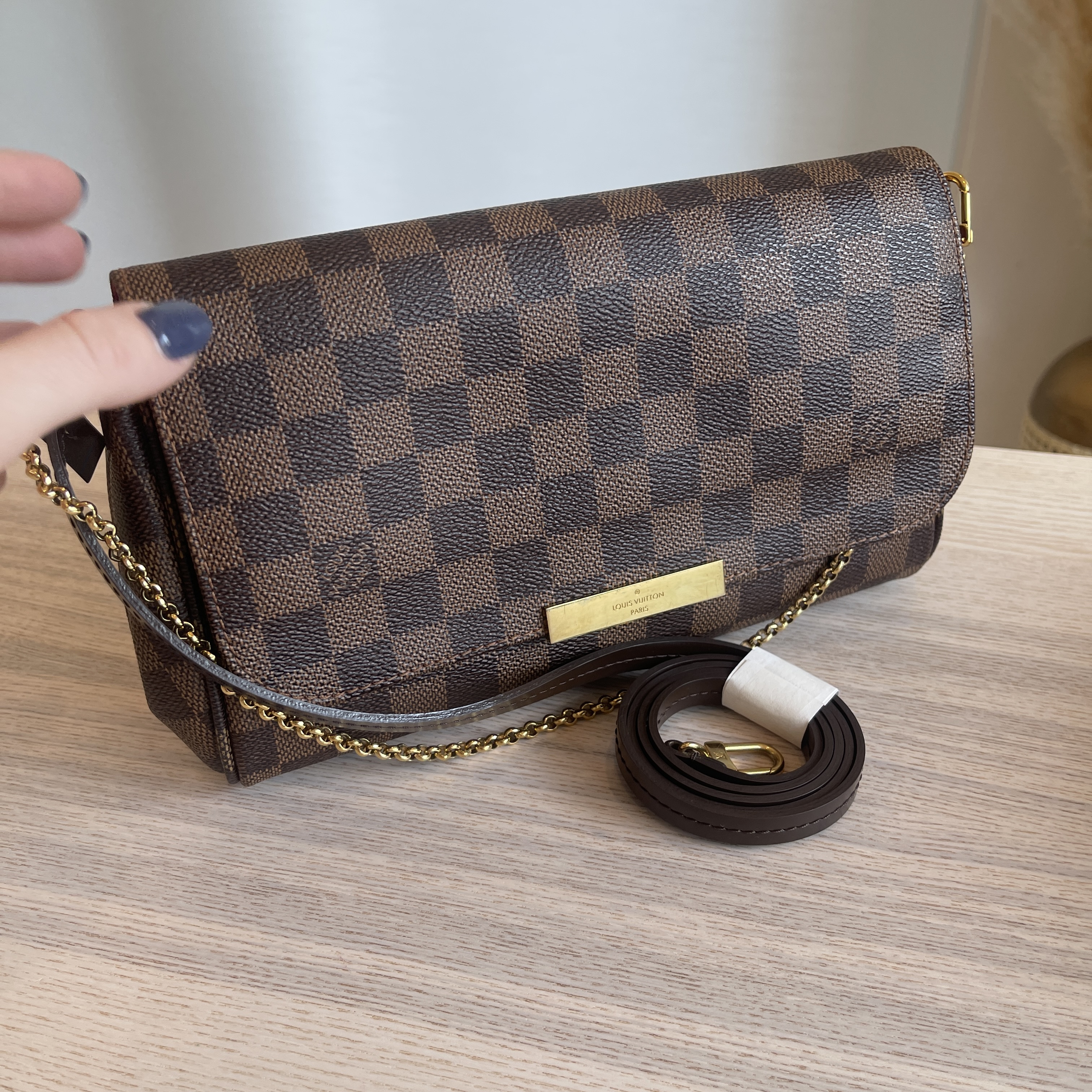 Destashing Hoarder - SOLD Louis Vuitton Favorite MM in damier ebene canvass  ❤️ The holiday packaging from LV is gorgeous! Still open for preorder. PM  size, and monogram / damier azur canvass