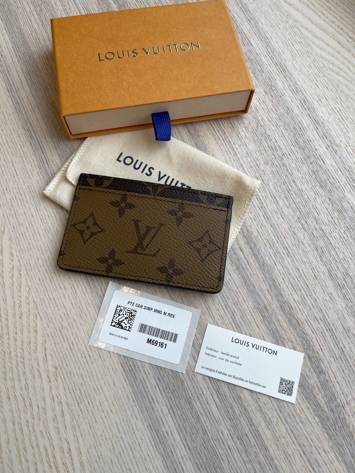 Monogram Reverse Card Holder – LuxUness