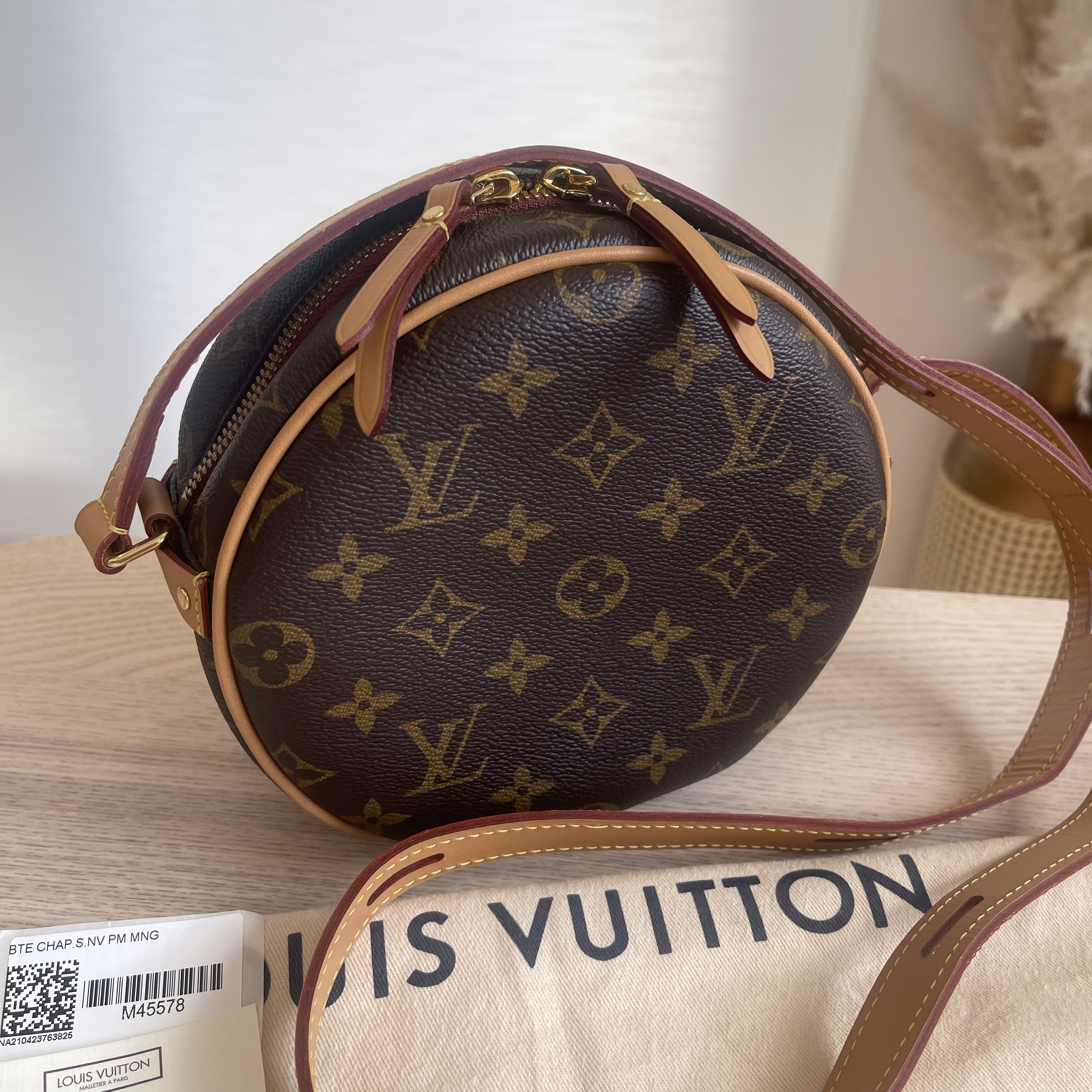 Túi Xách LV Đeo chéo Louis Vuitton BOITE CHAPEAU SOUPLE M52294 2018 277-1 –  Hằng Lê Shop