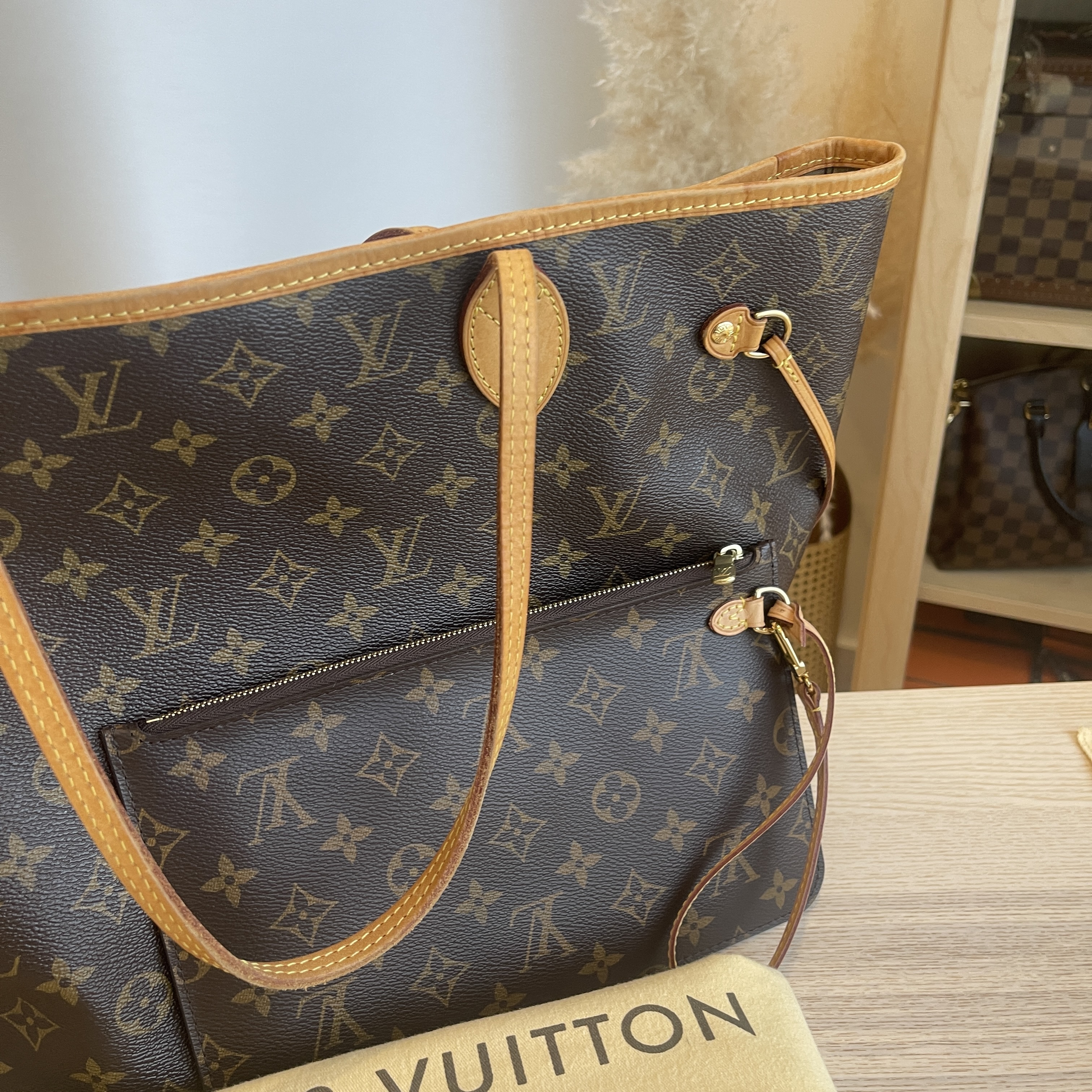 Neverfull leather tote Louis Vuitton Beige in Leather - 35934702
