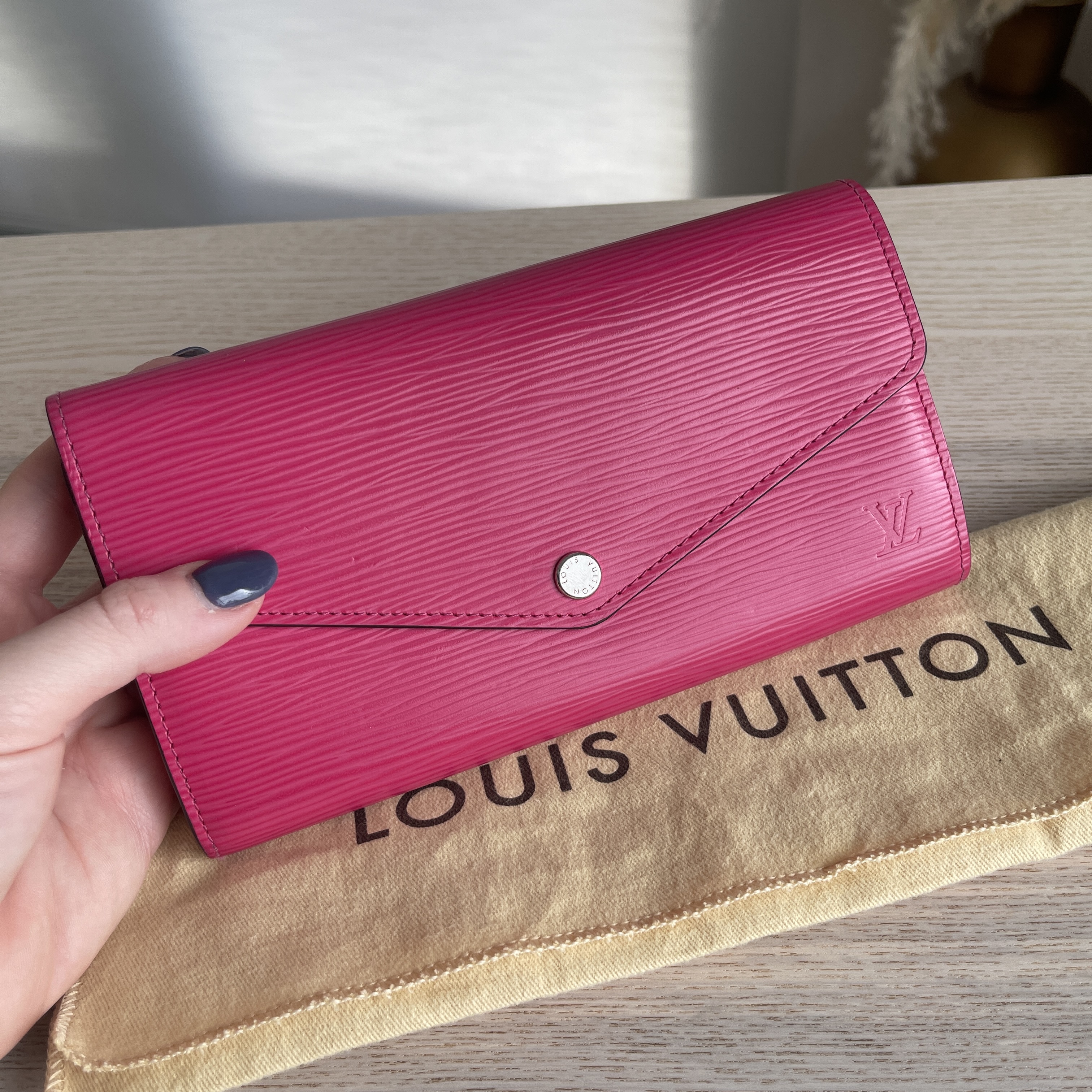 Louis Vuitton Blush Pink Epi Leather Sarah Long Flap Wallet 18lvs18 –  Bagriculture