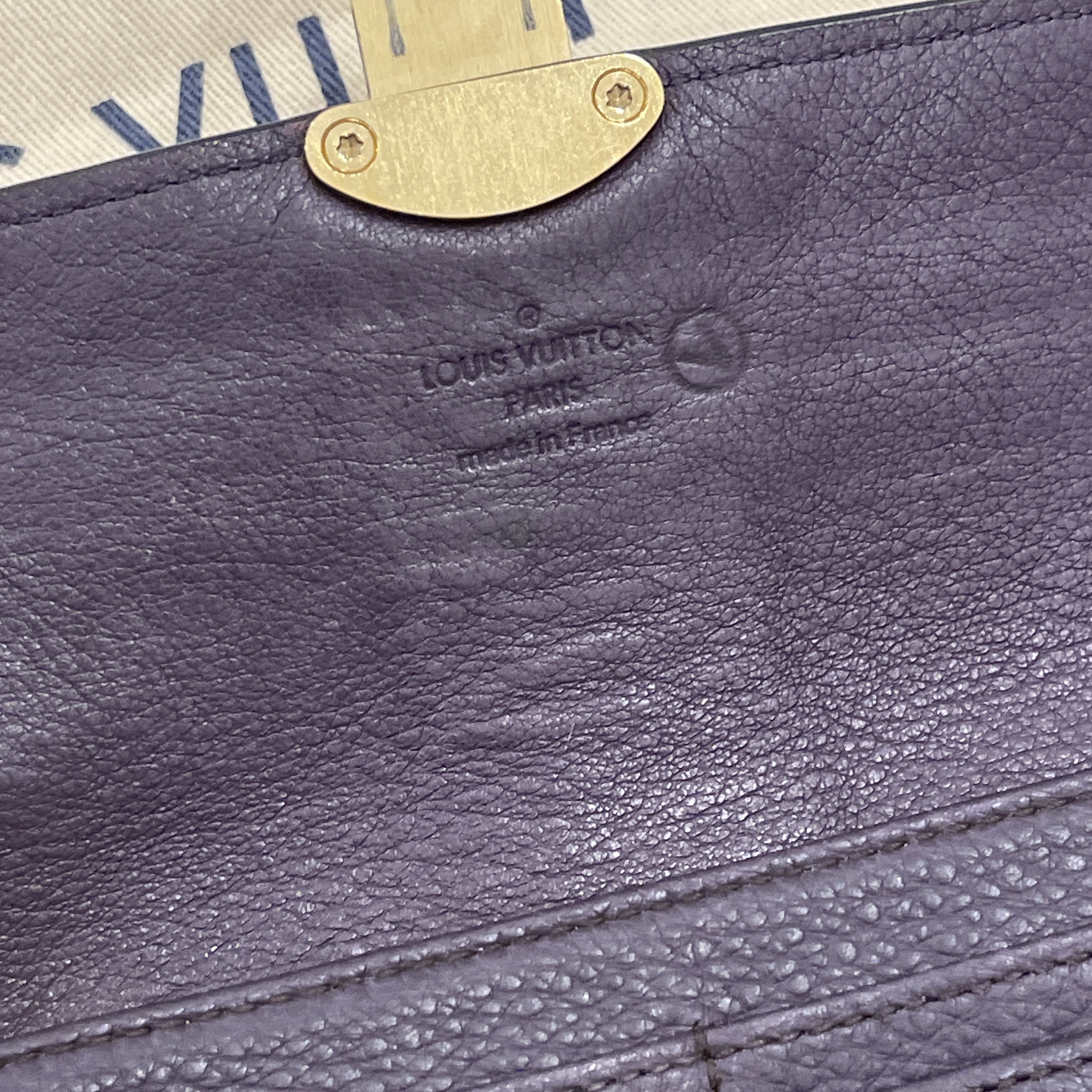 Louis Vuitton Amelia Wallet Mahina Leather Neutral 1810651