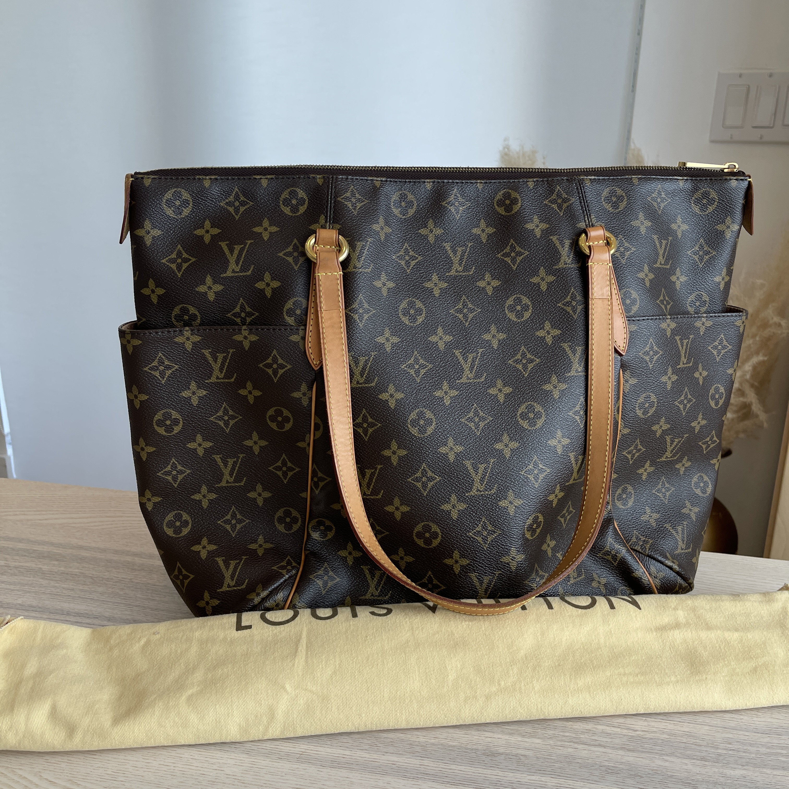 AUTHENTIC LV LOUIS VUITTON TOTALLY GM MONOGRAM BAG for Sale in