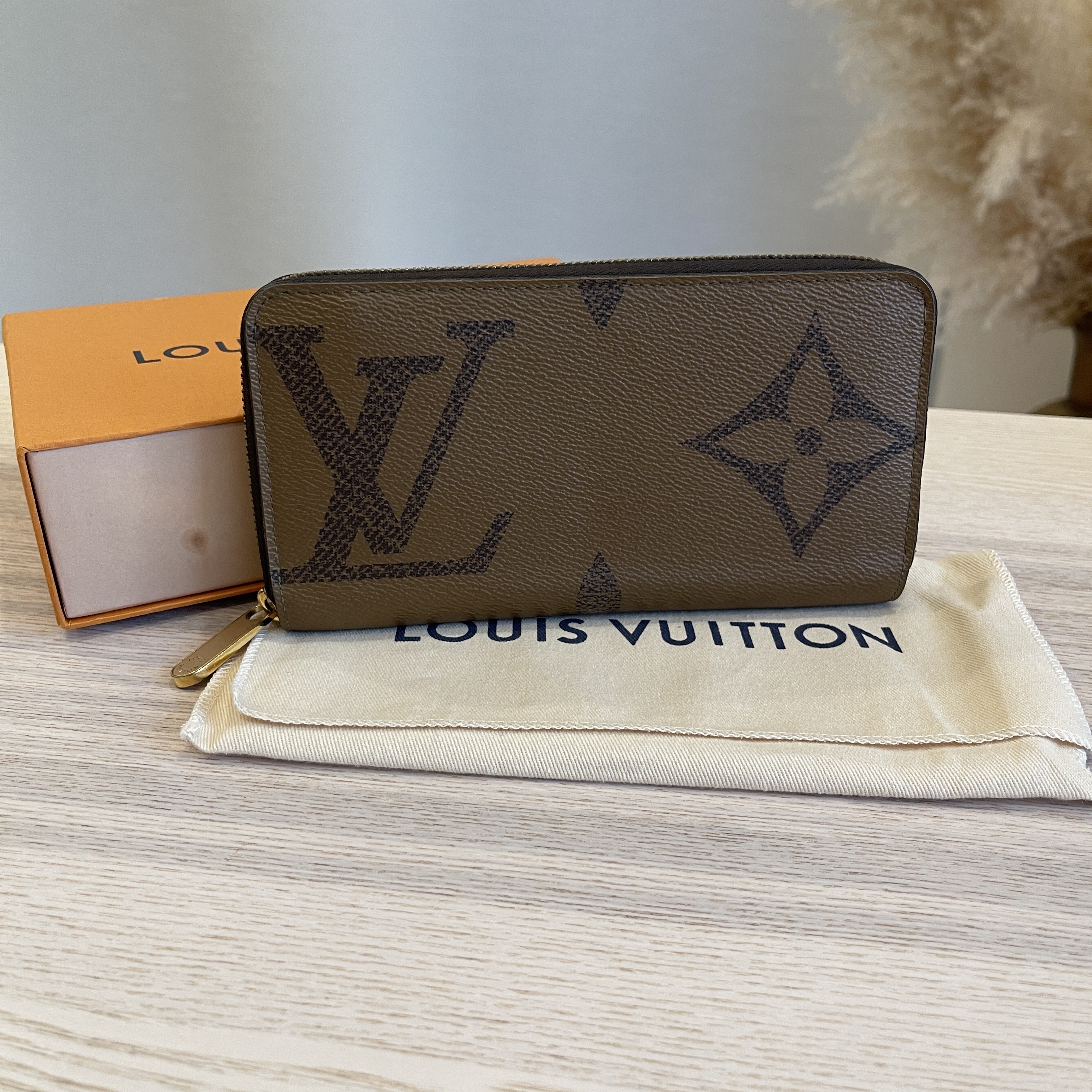 Louis Vuitton Zippy Wallet Monogram Reverse Monogram Giant