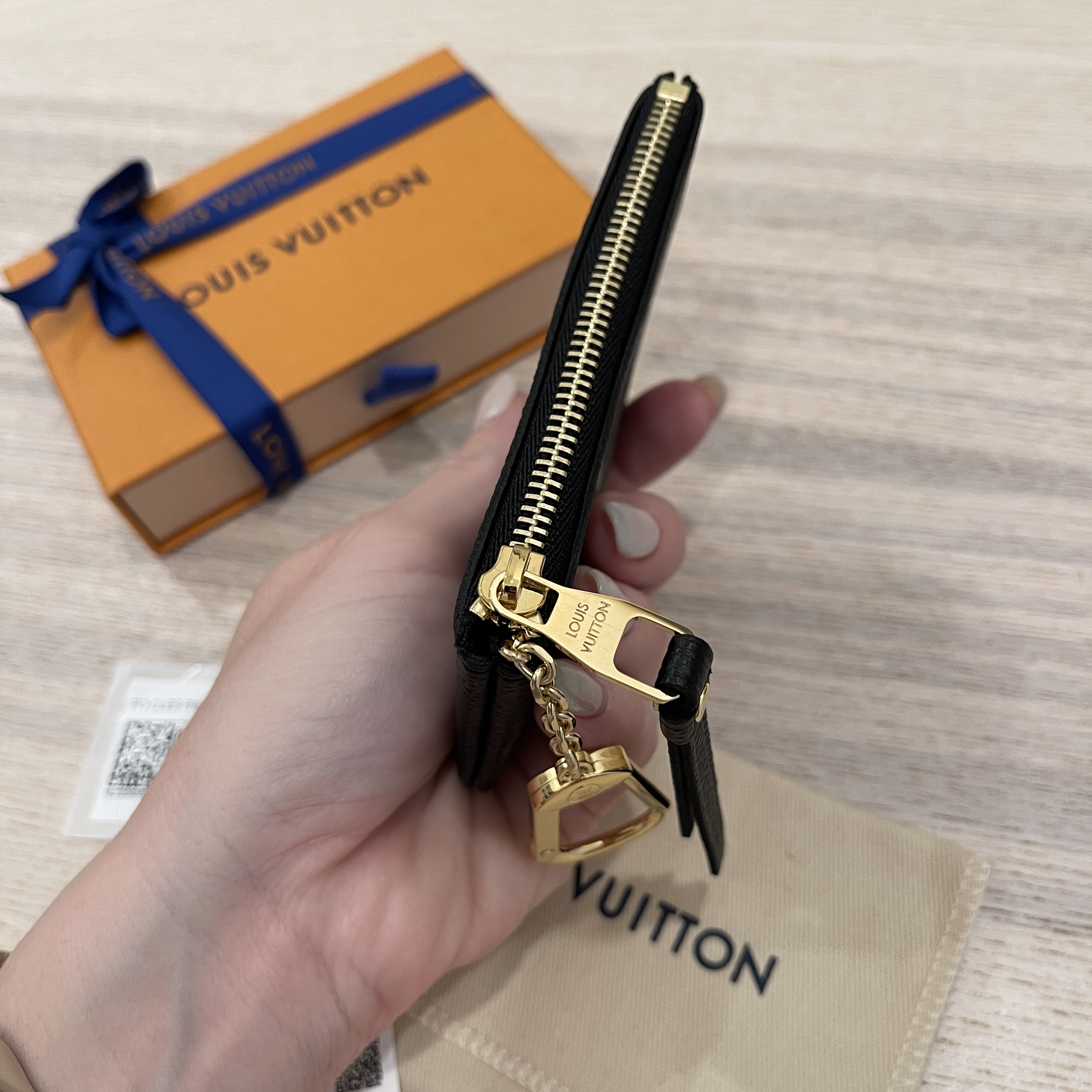 LOUIS VUITTON KEY POUCH REVIEW, WHAT FITS