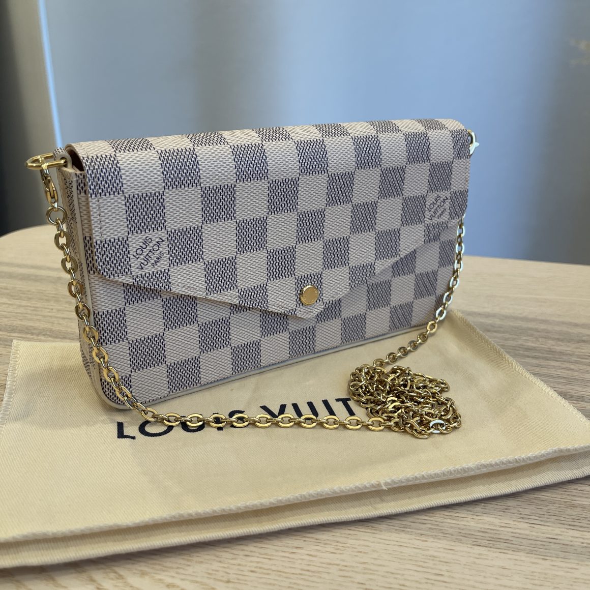 Louis Vuitton Pochette Felicie Chain Rose Ballerine White Damier Azur -  MyDesignerly