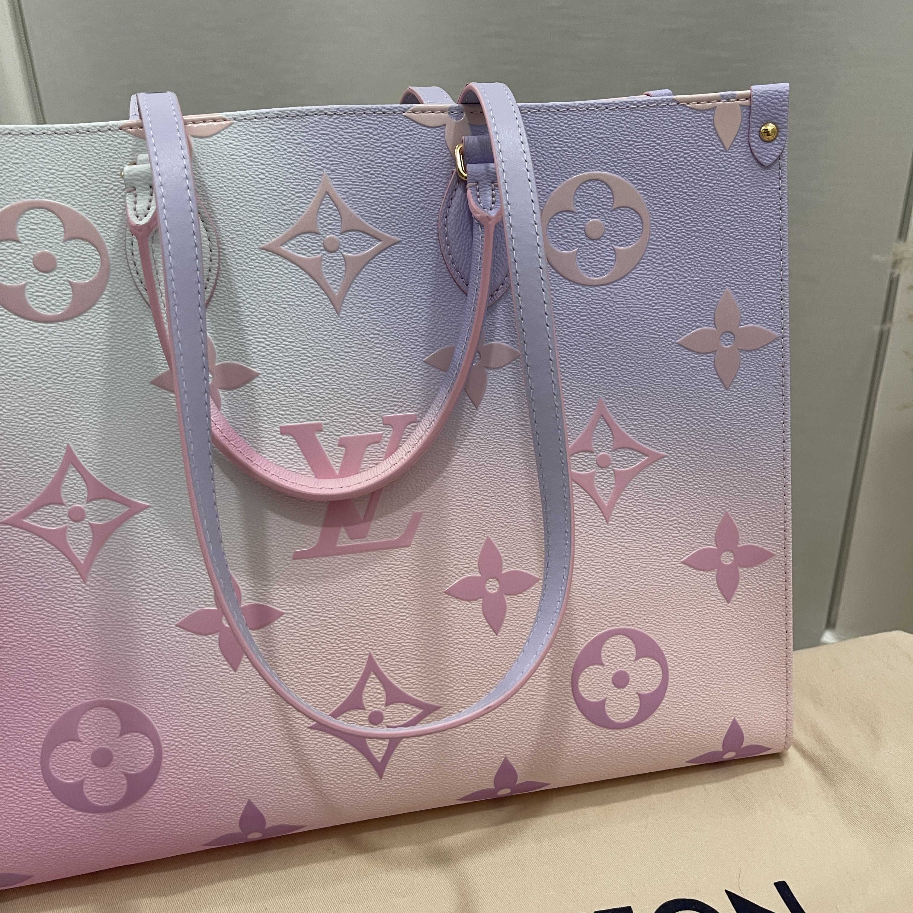 LOUIS VUITTON Monogram Giant Spring In The City Onthego PM Sunrise Pastel  1218763
