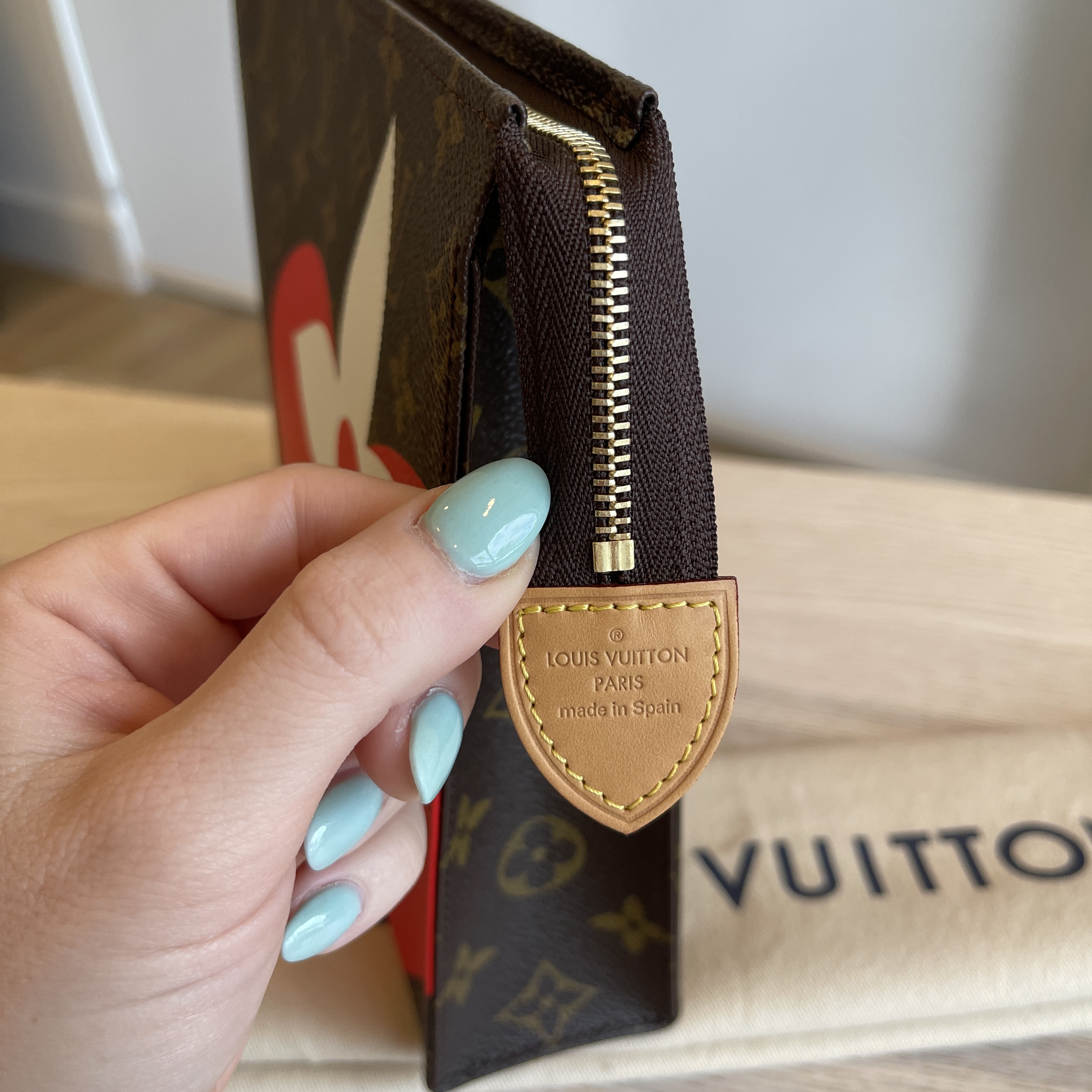 Toiletry 26 Remake - Black sides with card slots inside. My CA mentioned  it's orderable atm. : r/Louisvuitton