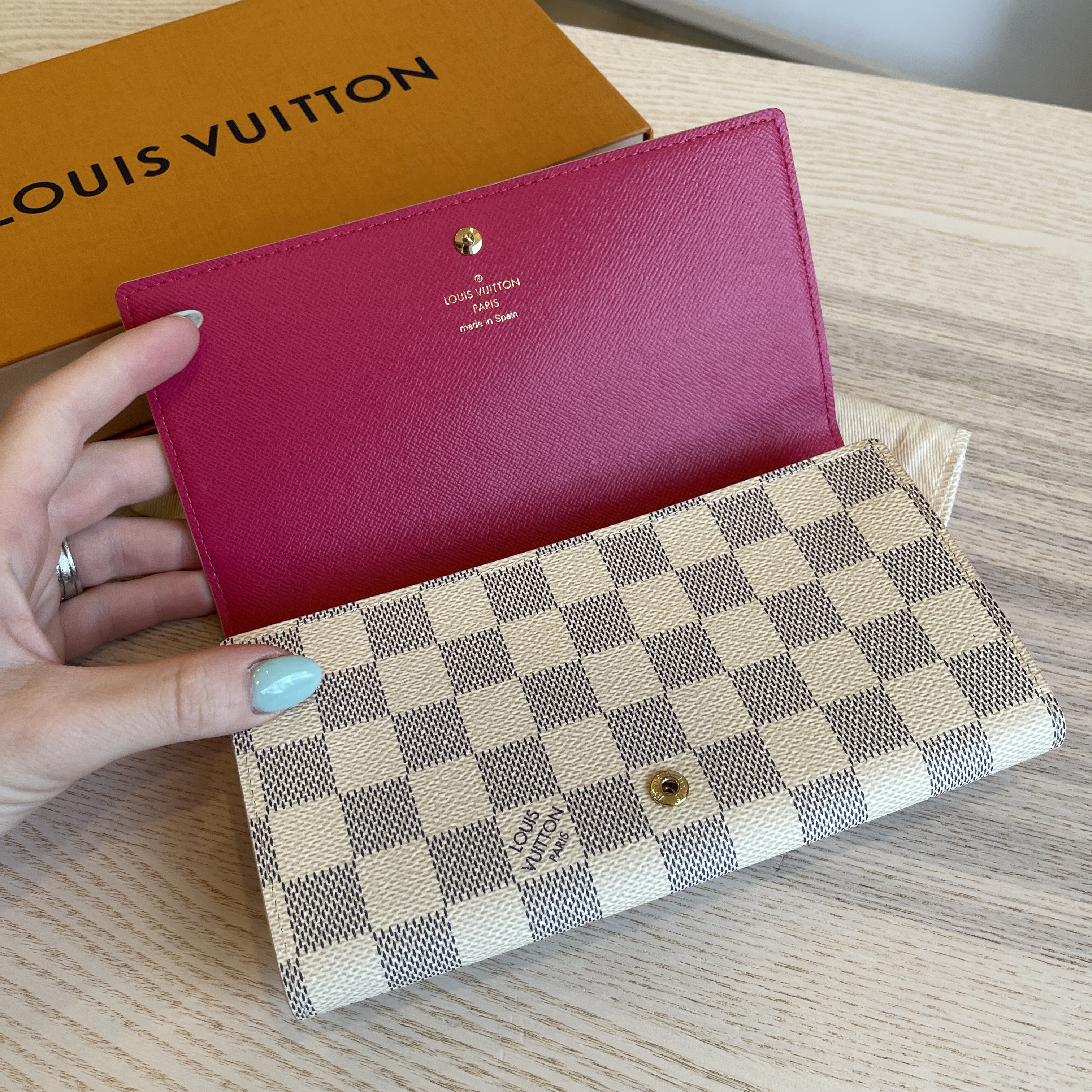 Louis Vuitton Sarah Wallet Damier Azur – The Luxe Pursuit