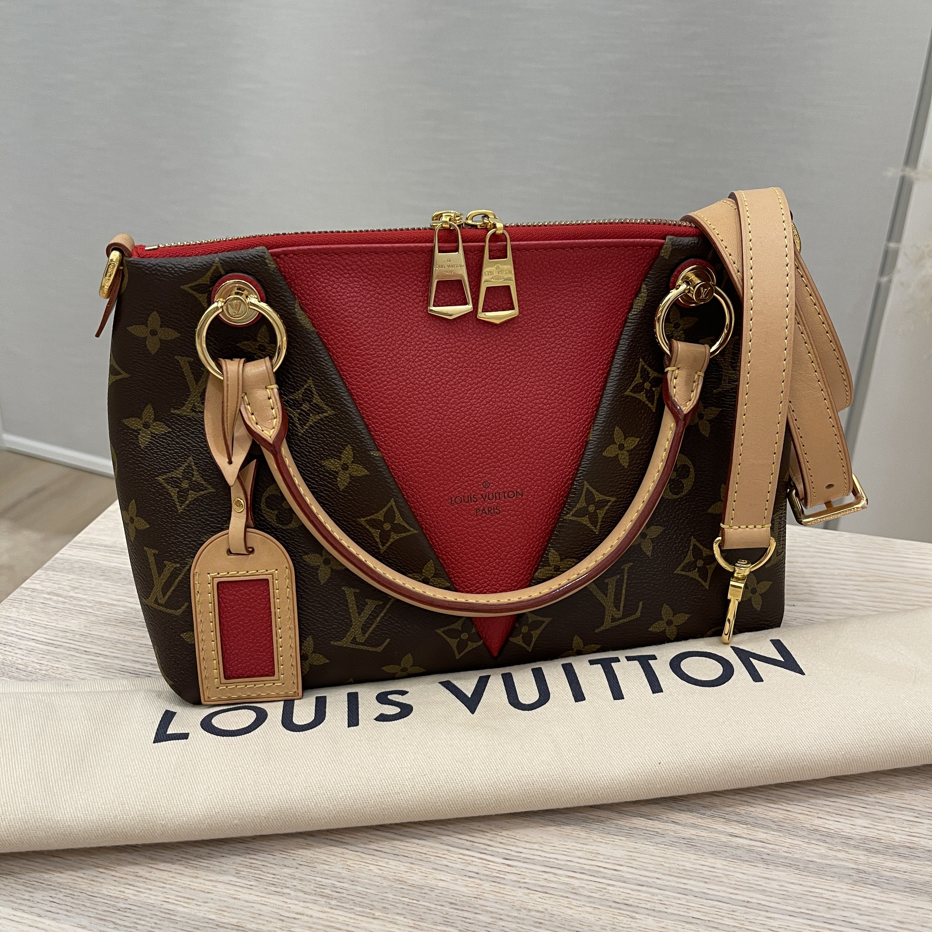 Louis Vuitton Monogram V Tote BB Red