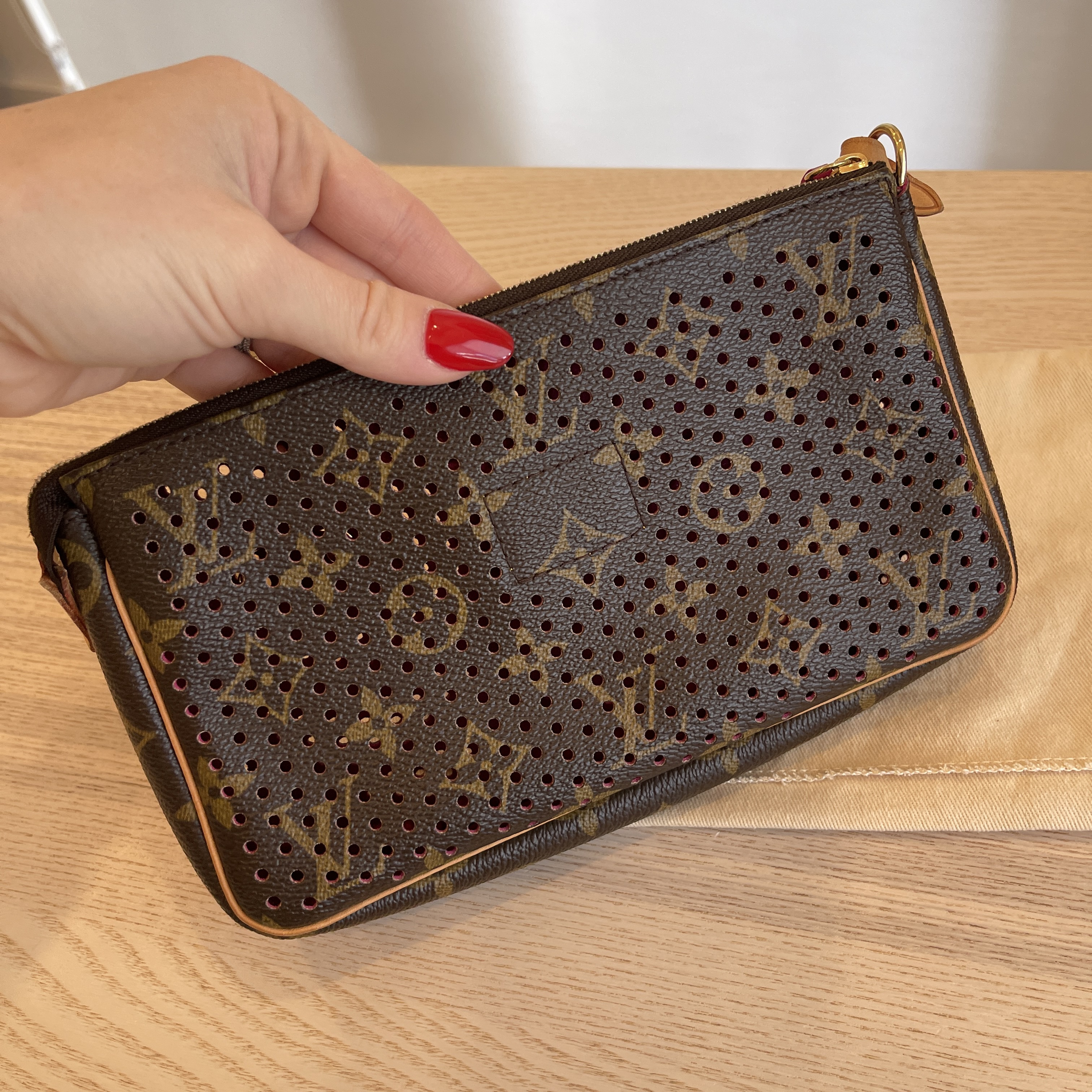 Review: LV Perforated Pink Pochette 