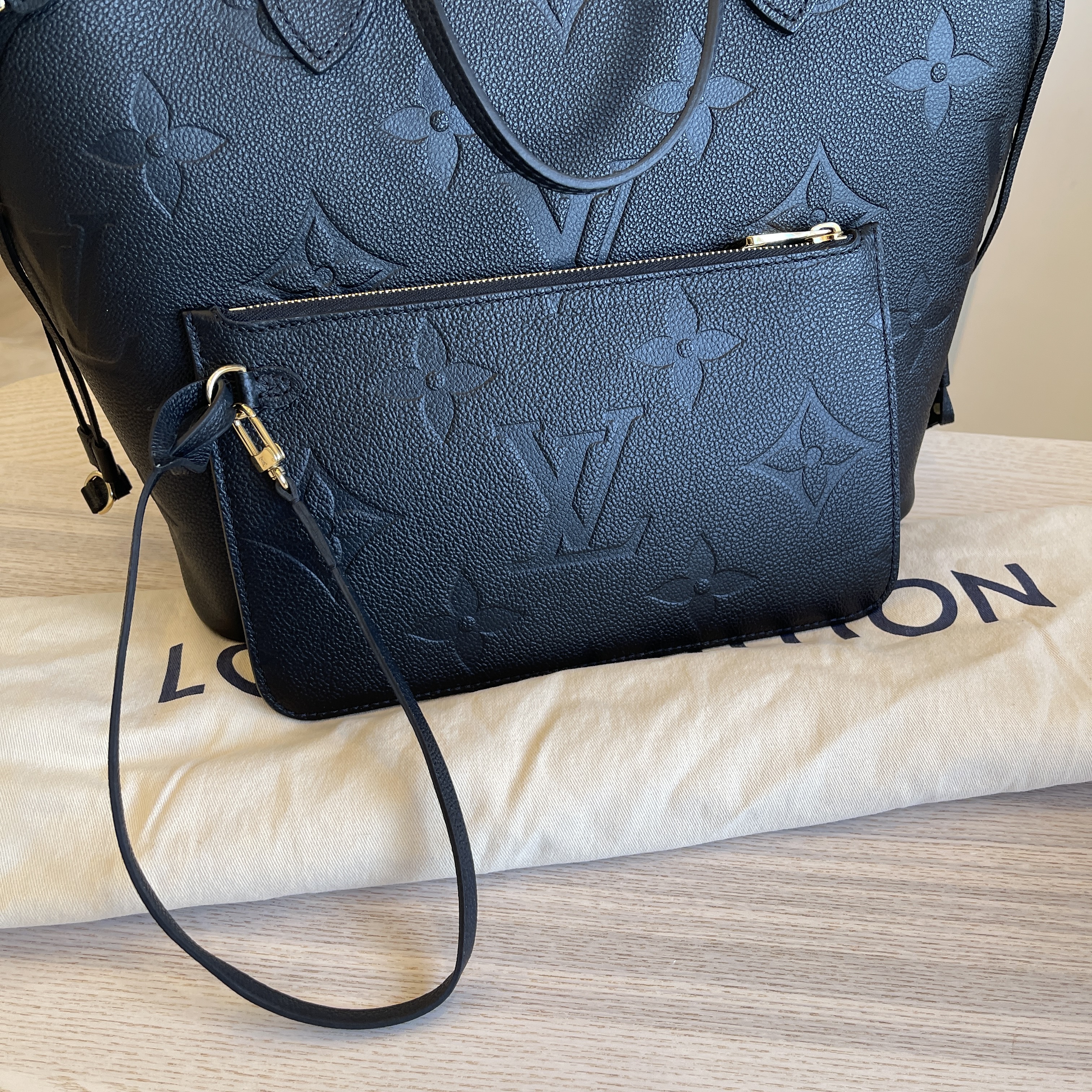 Louis Vuitton Monogram Giant Empreinte Neverfull MM w/ Pouch - Neutrals  Totes, Handbags - LOU543977