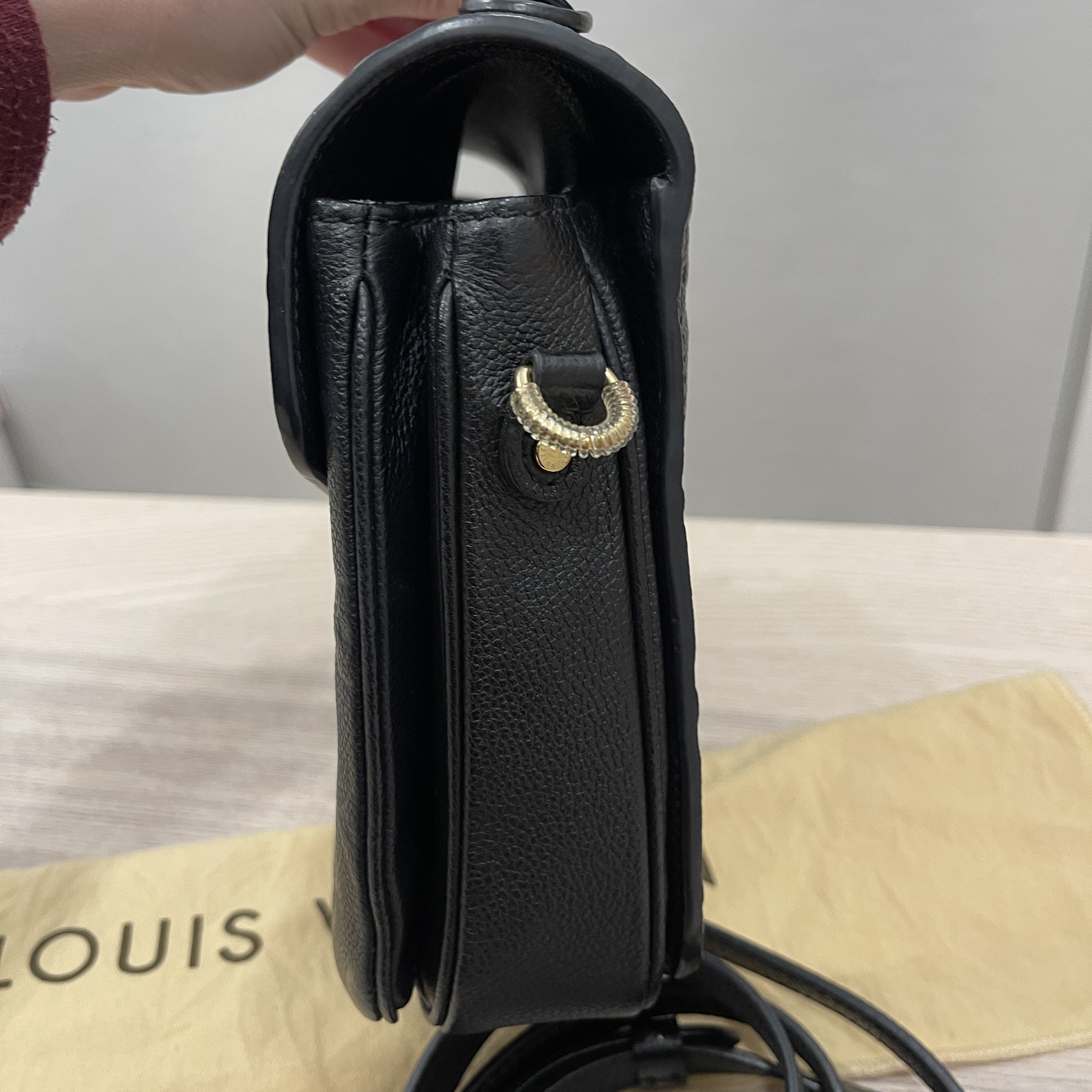 Louis Vuitton Metis Wallet Noir - NOBLEMARS