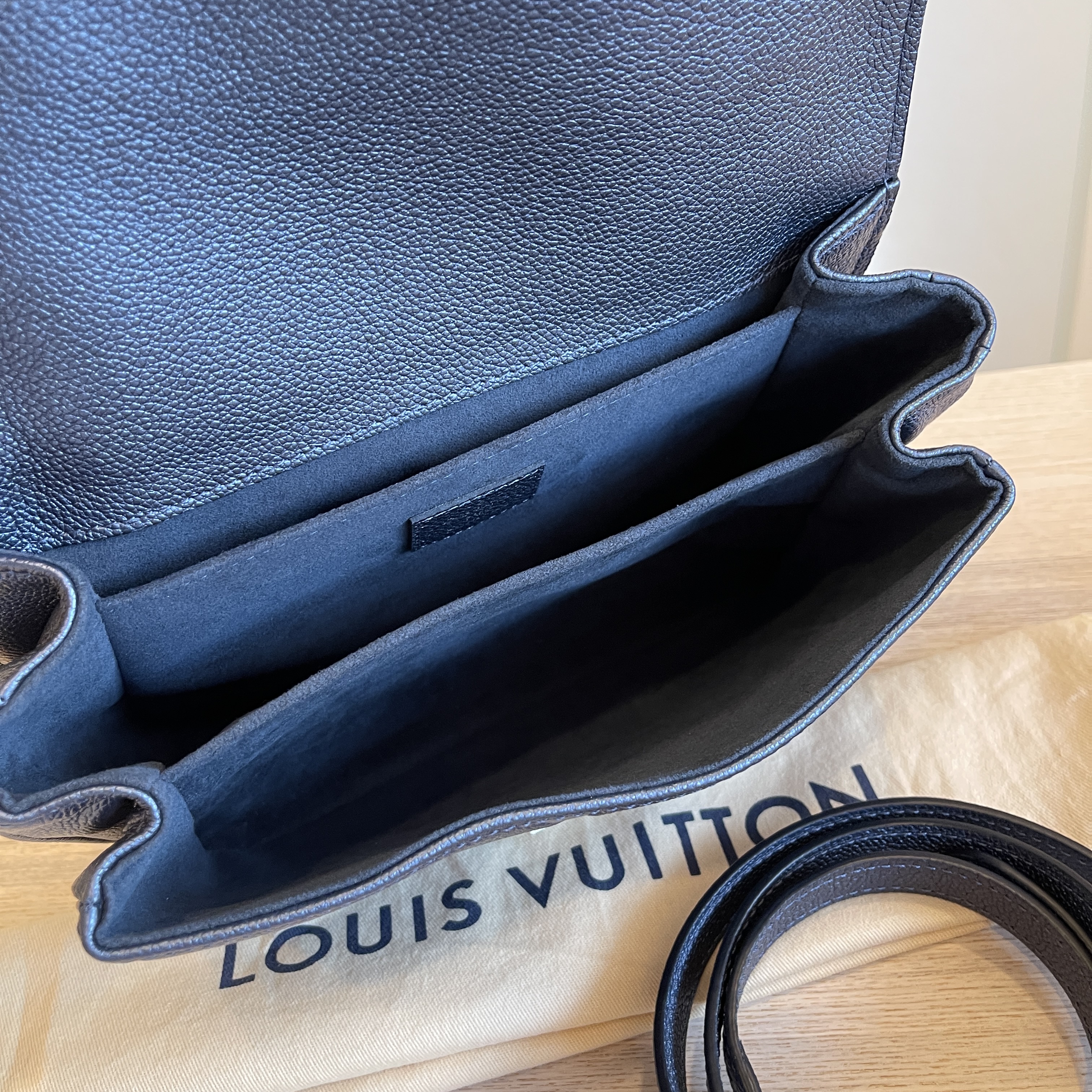 Louis Vuitton Metallic Navy Nacre Empreinte Pochette Metis 4L824a at  1stDibs