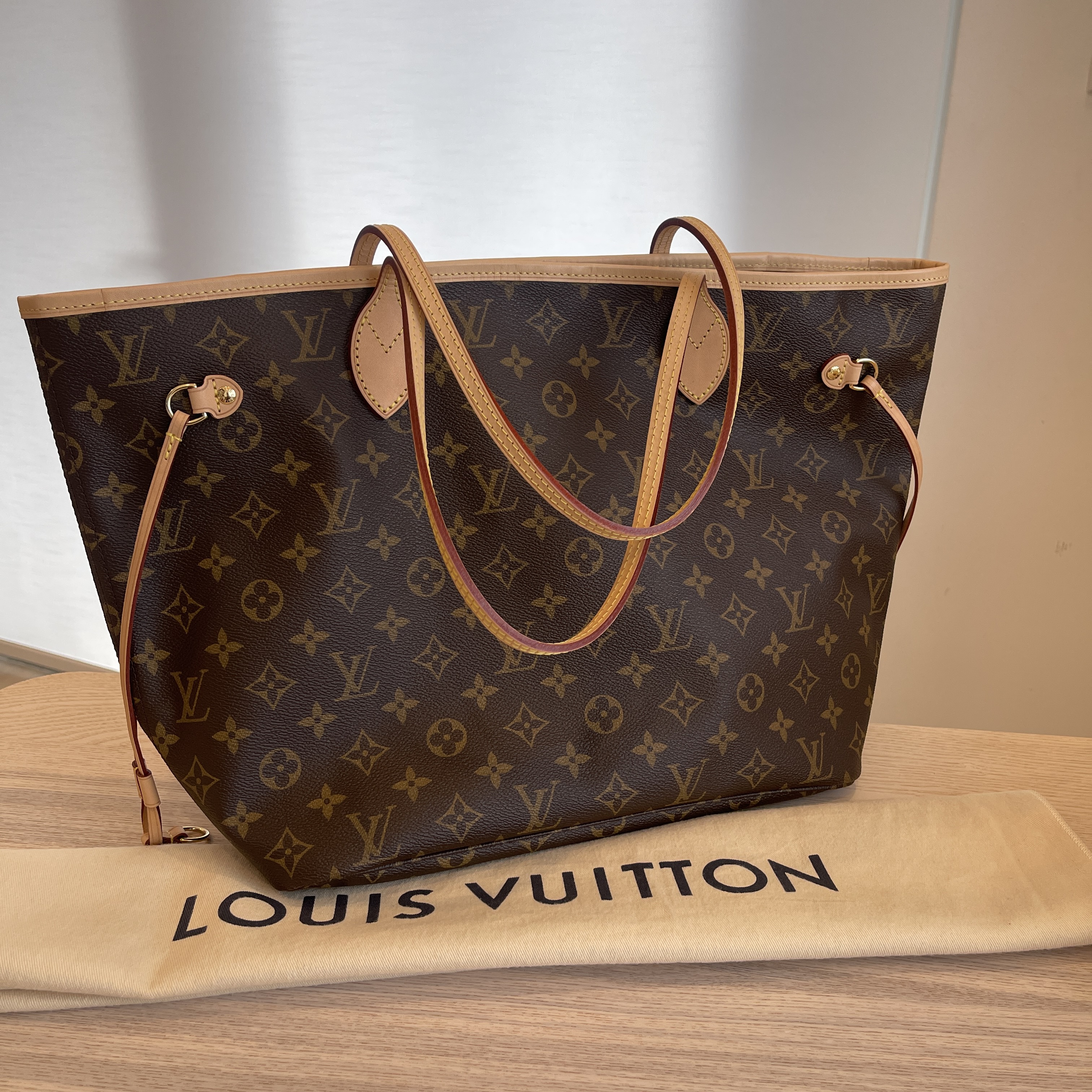 Louis Vuitton Monogram Neverfull MM Tote - Retail Price $2030