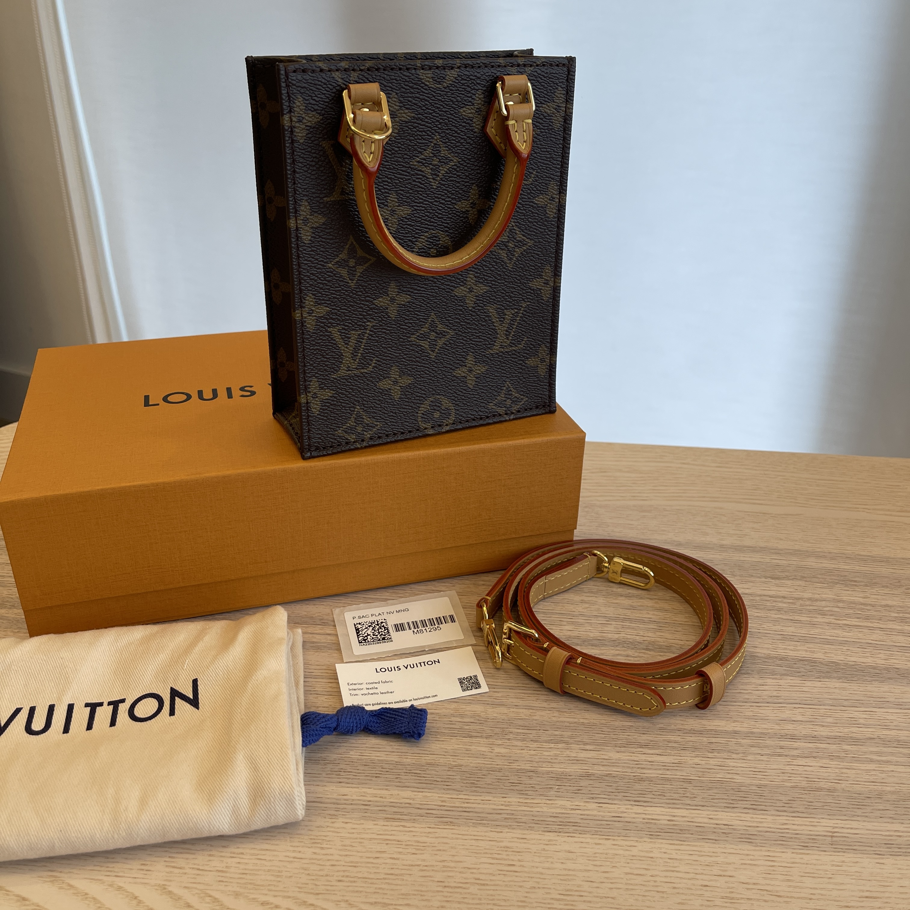 Louis Vuitton MONOGRAM Petit sac plat (M81295)