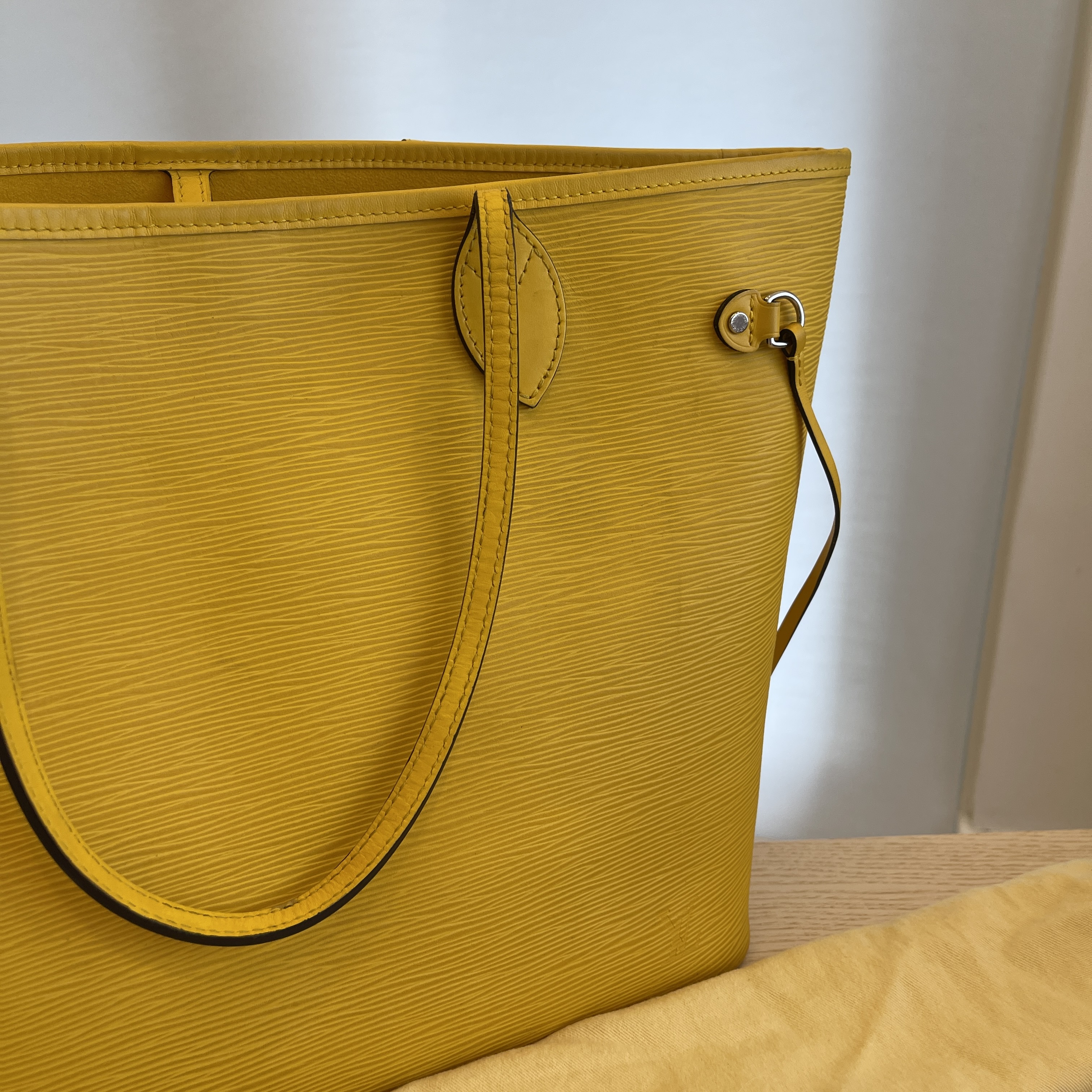 Louis Vuitton Yellow Epi Leather Neverfull Pochette GM Wristlet