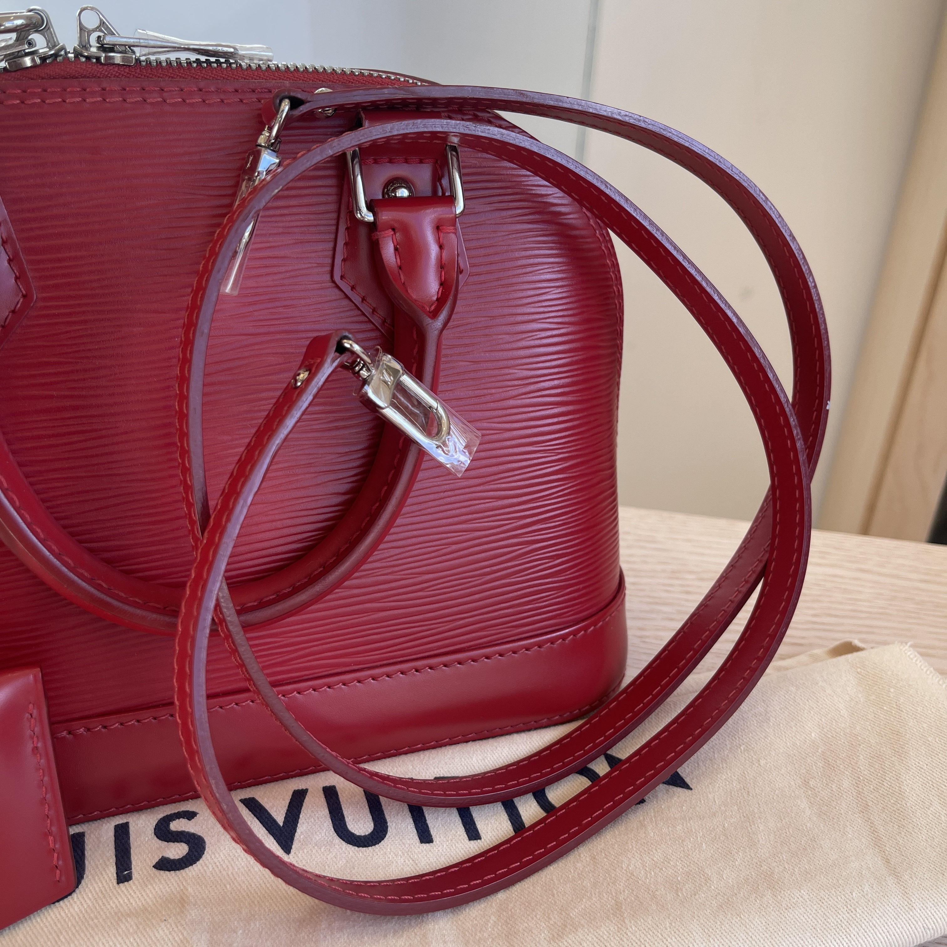 Louis Vuitton Alma BB Vernis Fuchsia Rose Indien Crossbody Bag