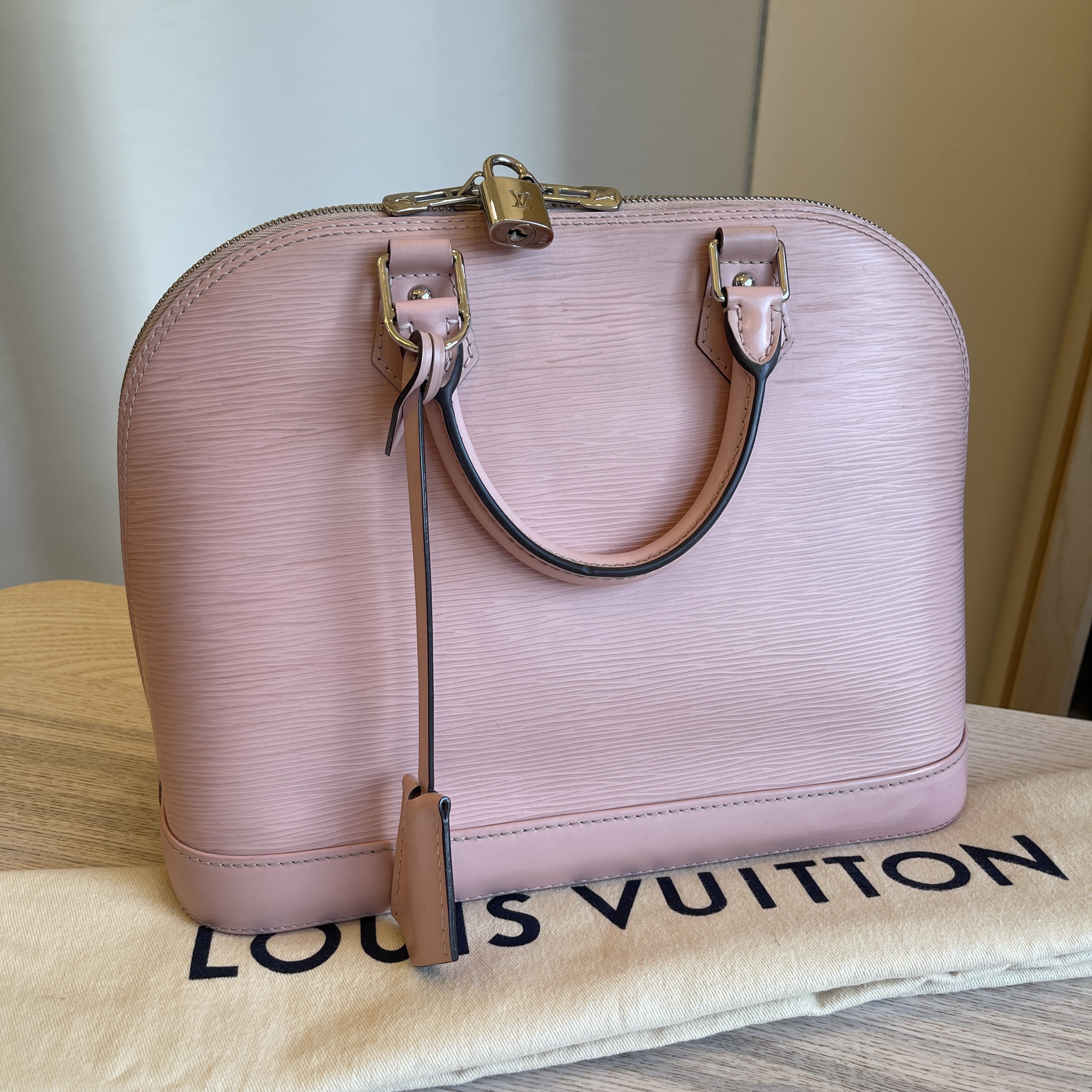 Louis Vuitton - Alma PM - Epi Leather - Coral - Silver Hardware