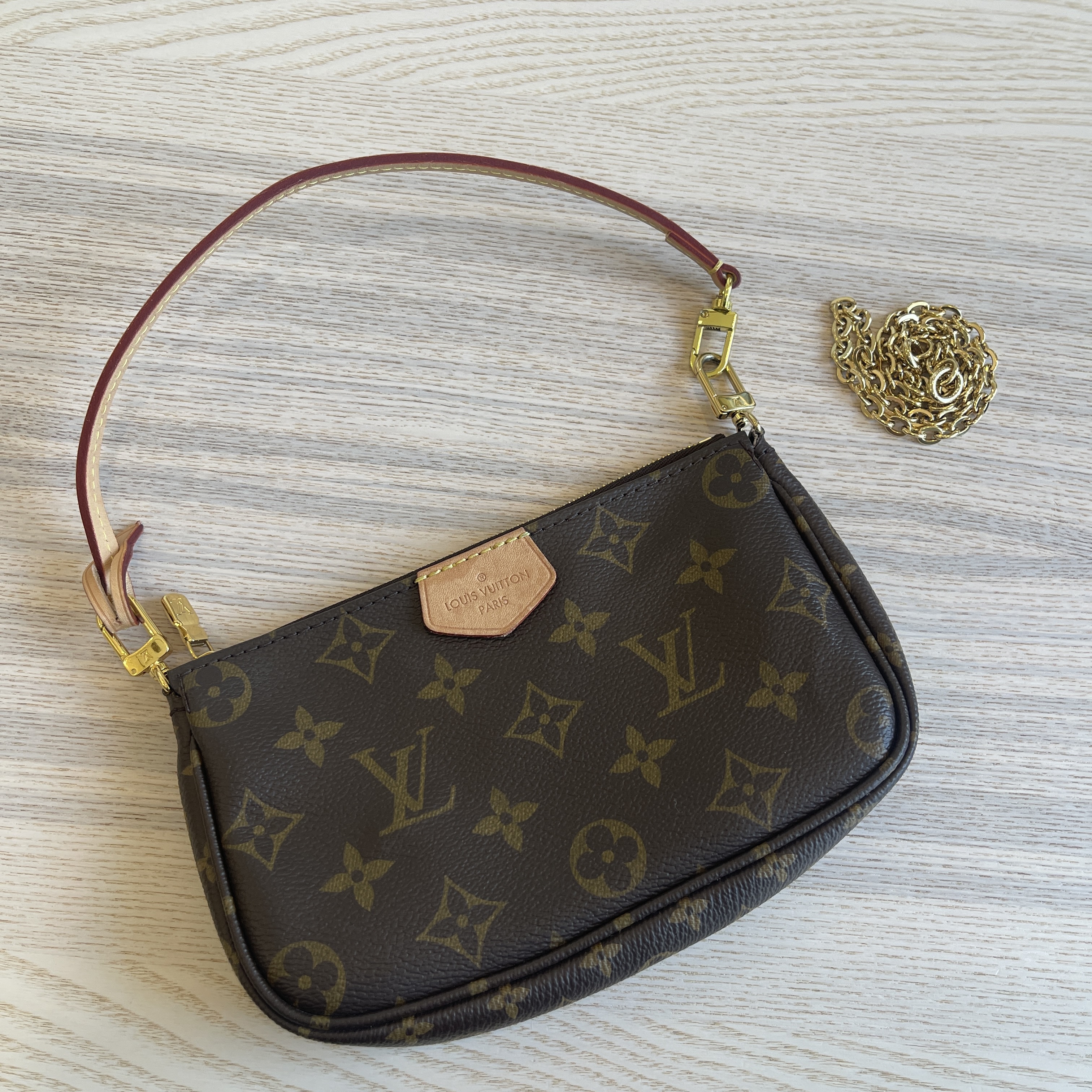 lv mini pochette chain