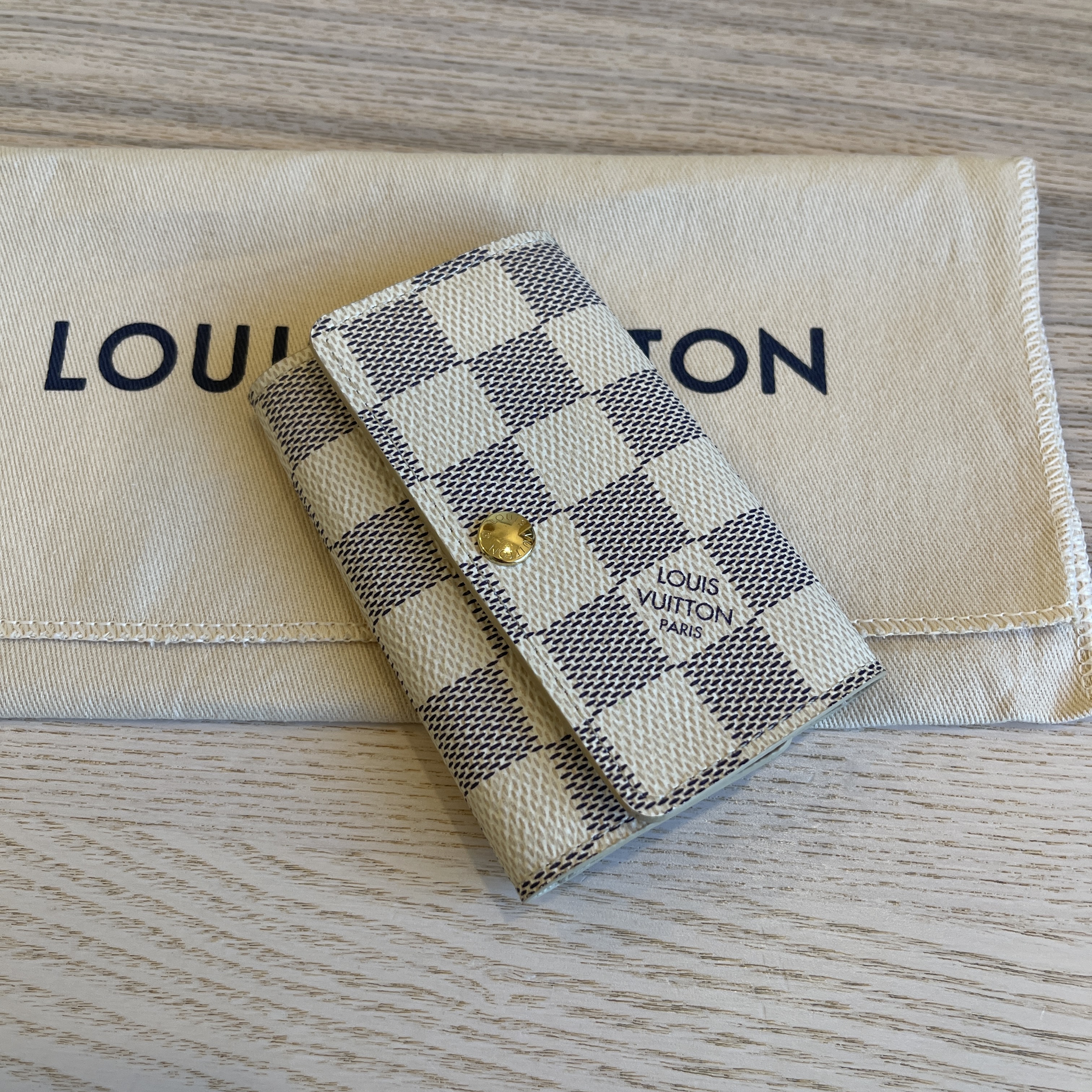 Louis Vuitton, Bags, Louis Vuitton Damier Azur 6 Key Holder