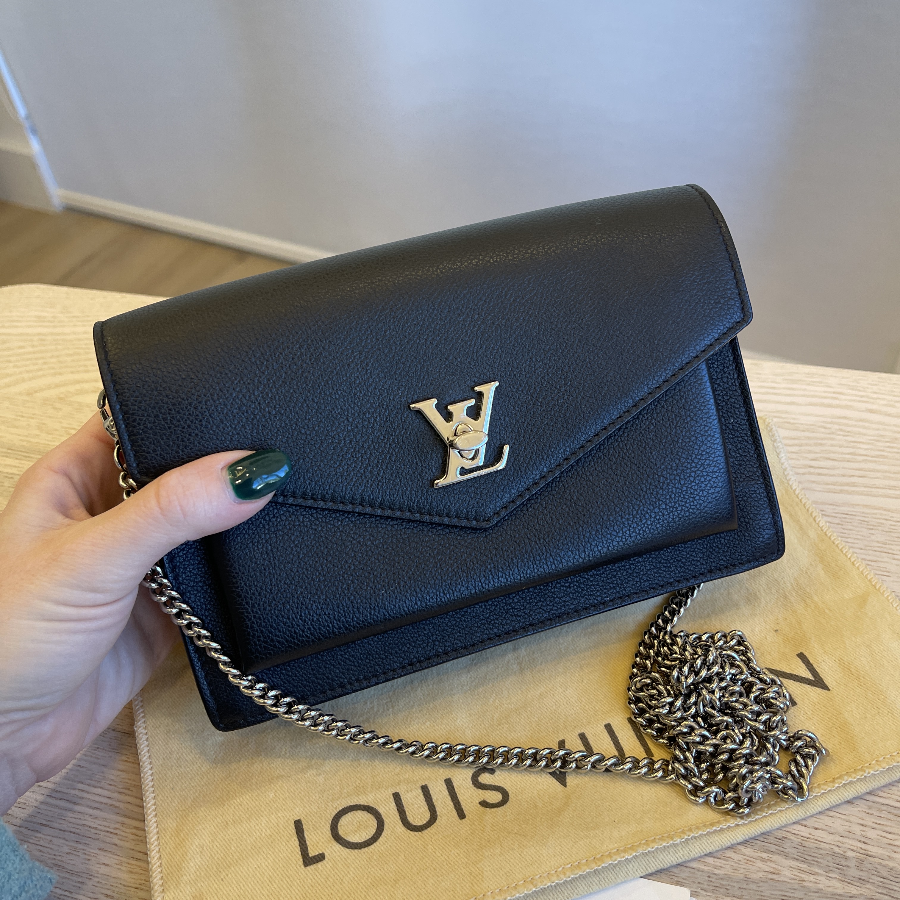 Mini Mylockme Chain Pochette Lv