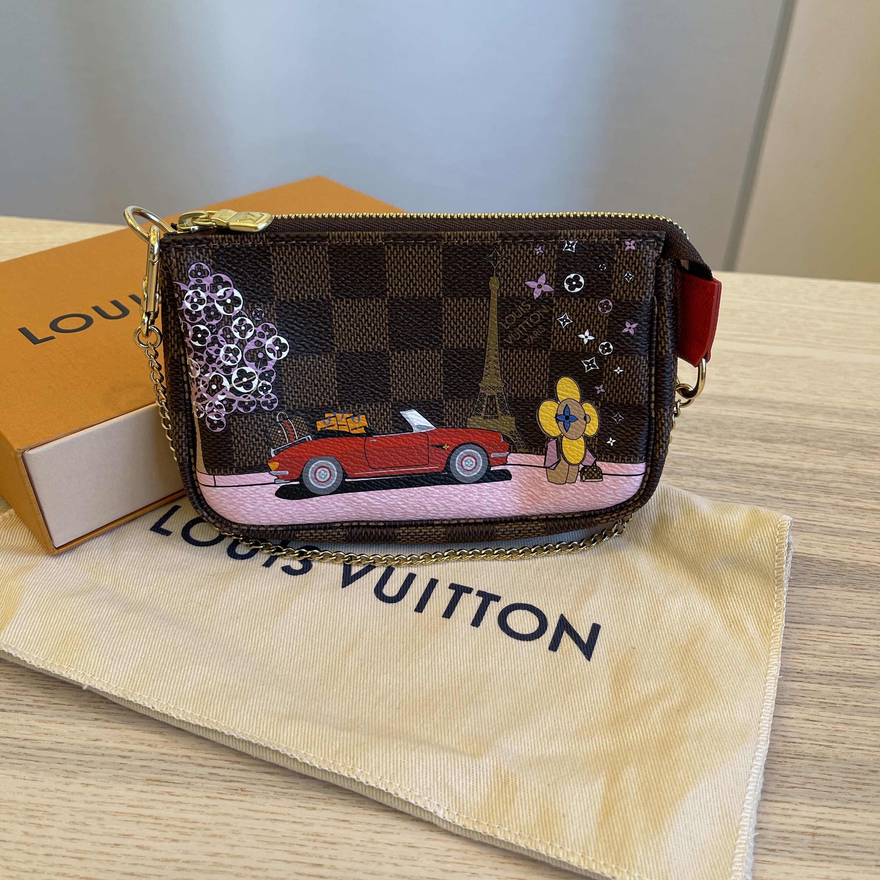 Louis Vuitton Damier Ebene 2019 Christmas Animation Mini Pochette  Accessories Red