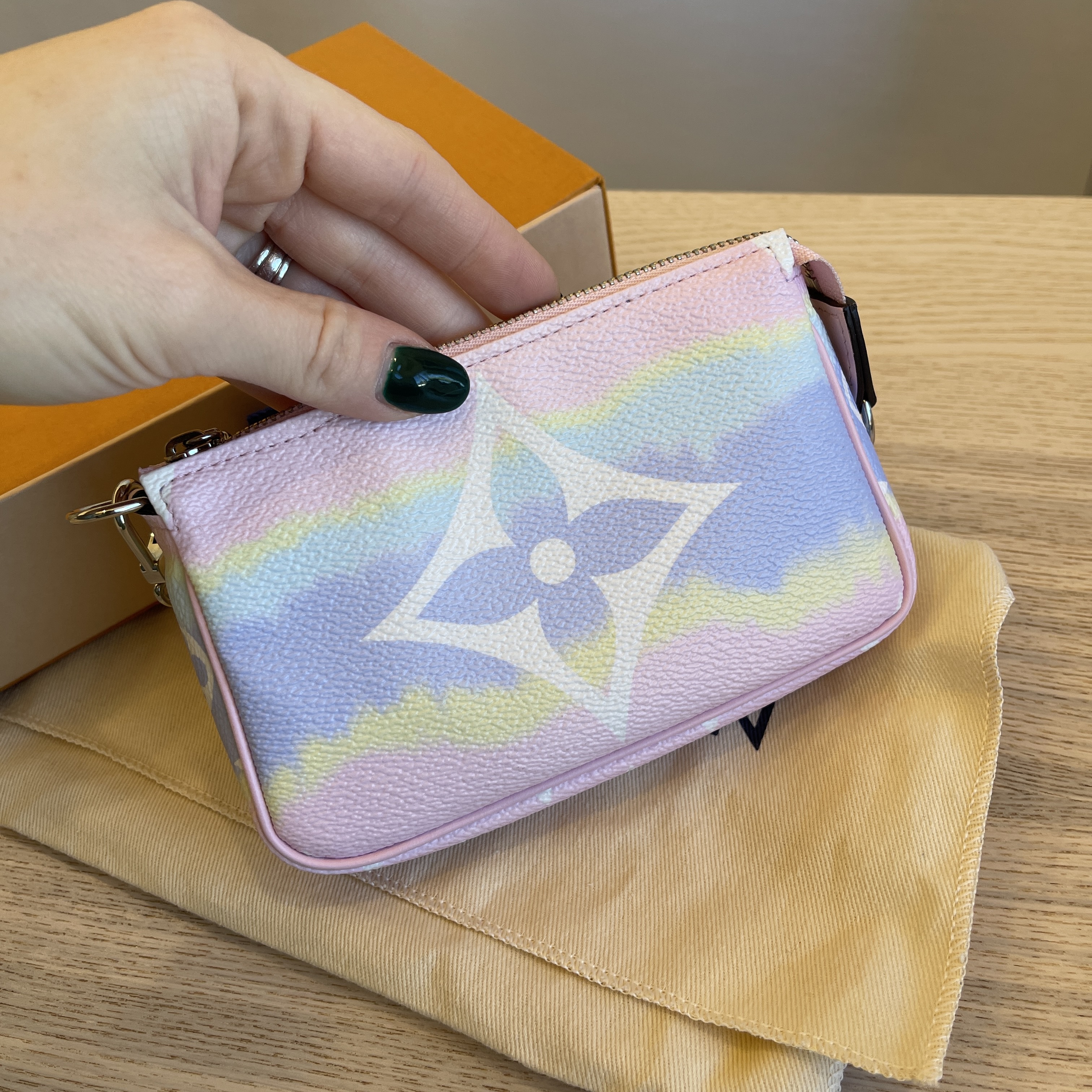 Louis Vuitton Escale Mini Pochette Accessories Pastel