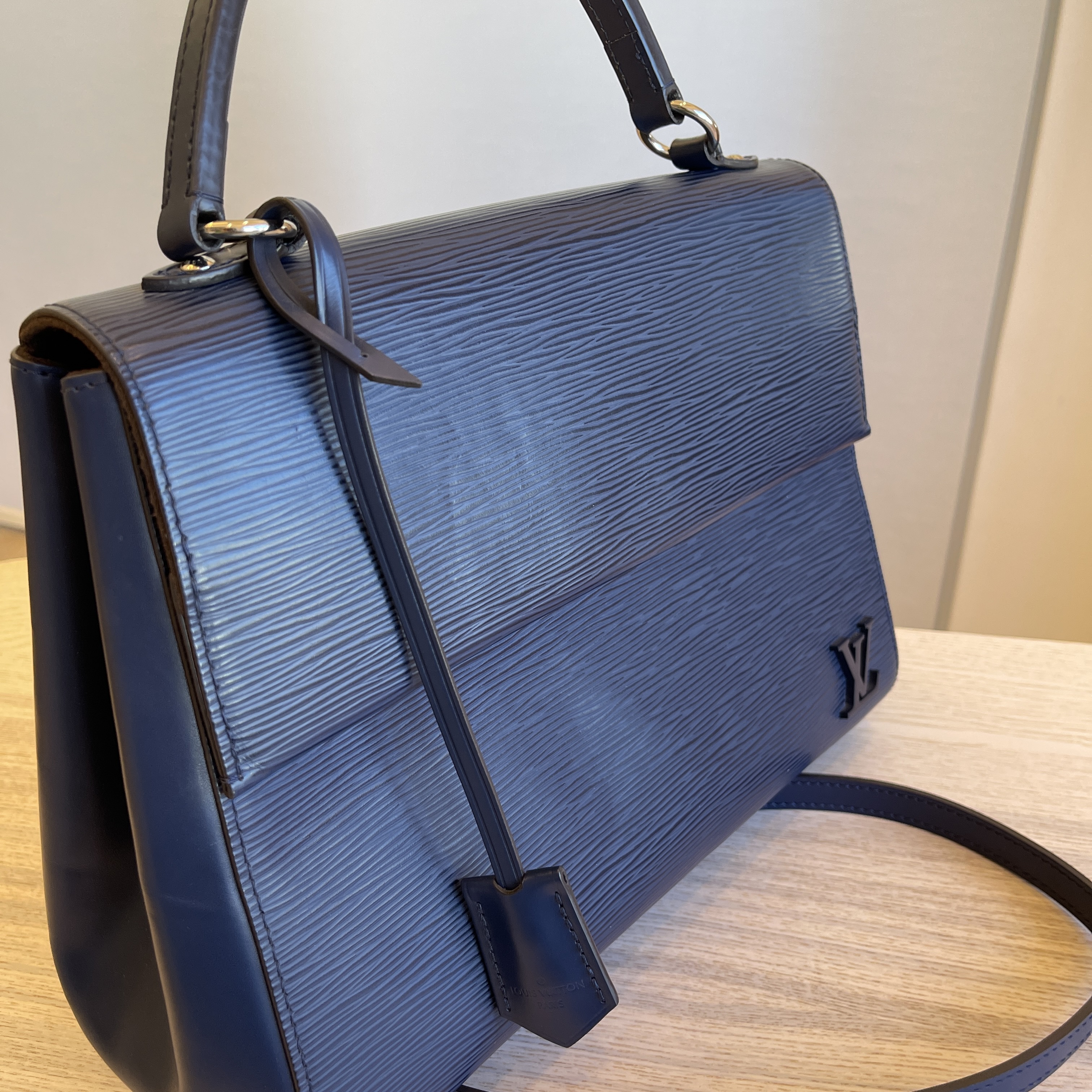 Louis Vuitton Indigo EPI Leather Cluny mm Bag