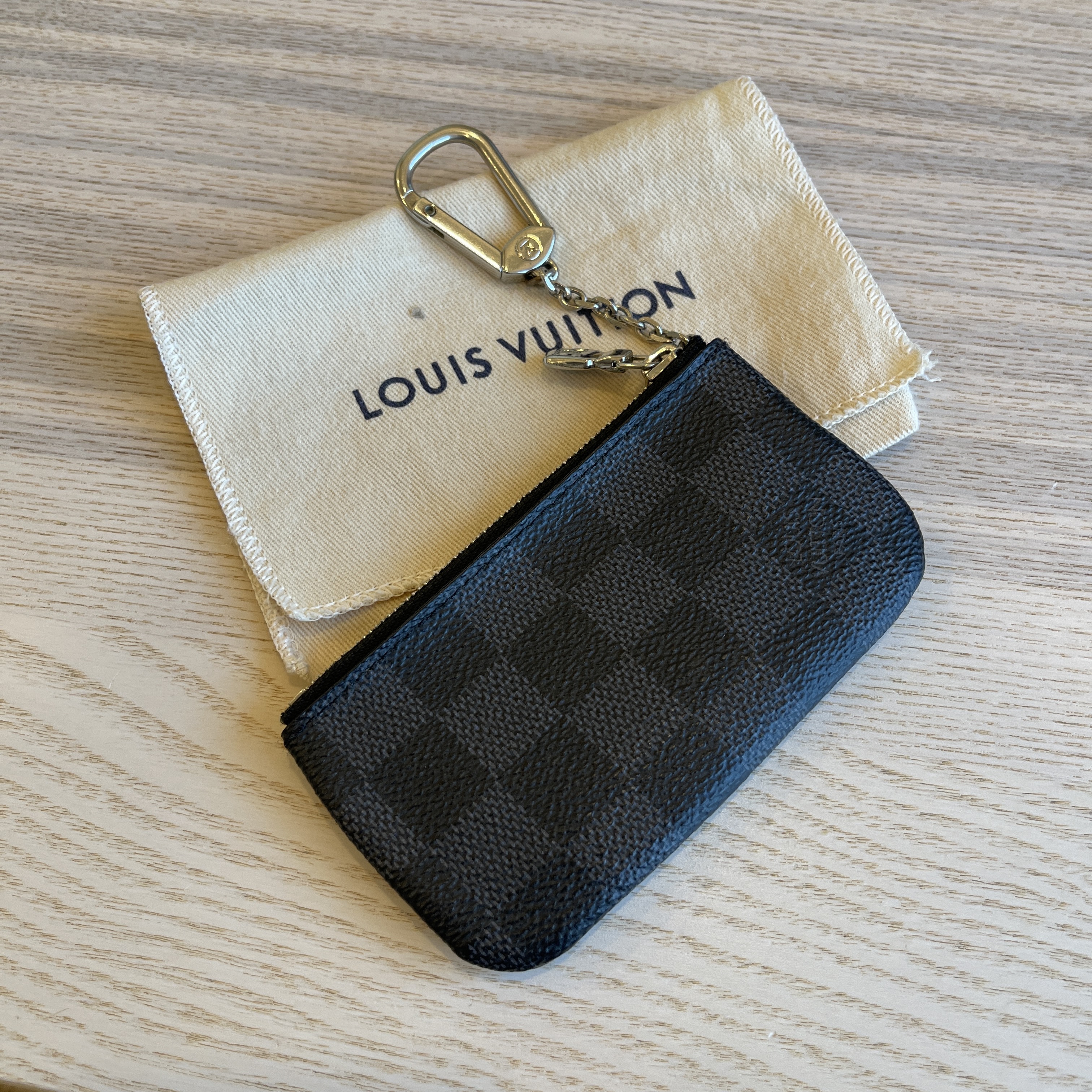 Louis Vuitton Key Pouch Damier Graphite Like New Retail $325