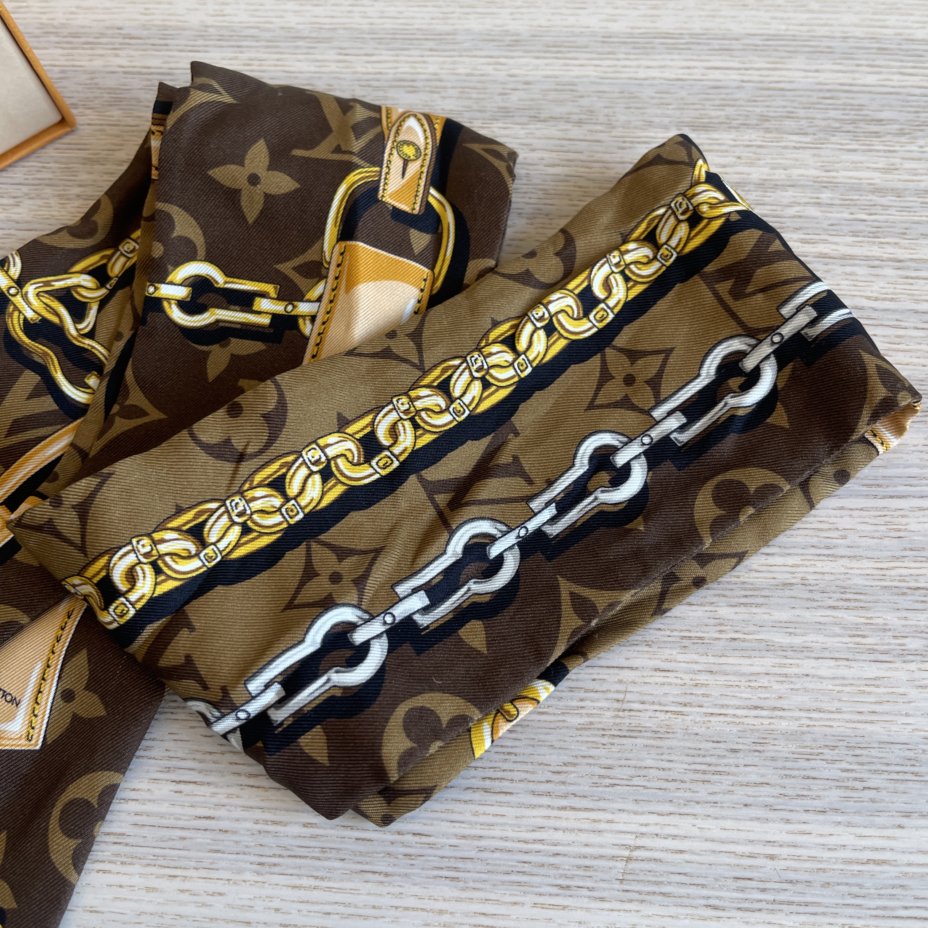 LOUIS VUITTON Silk Monogram LV World Bandeau Brown 312021