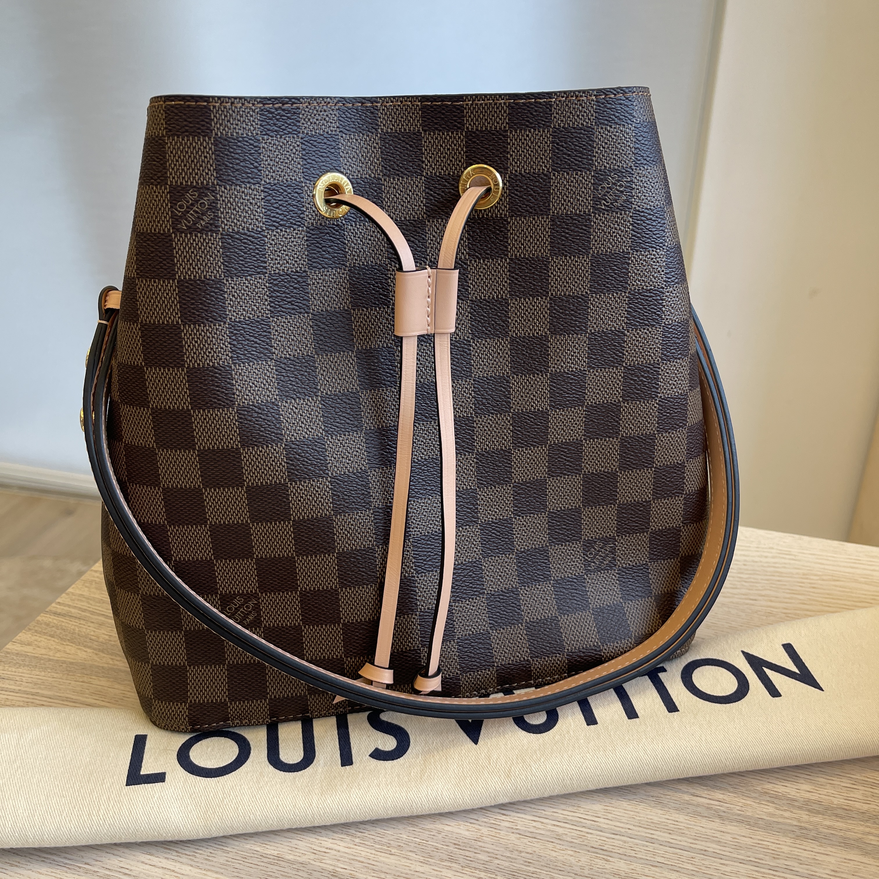 Neonoe damier ebene 2025 venus