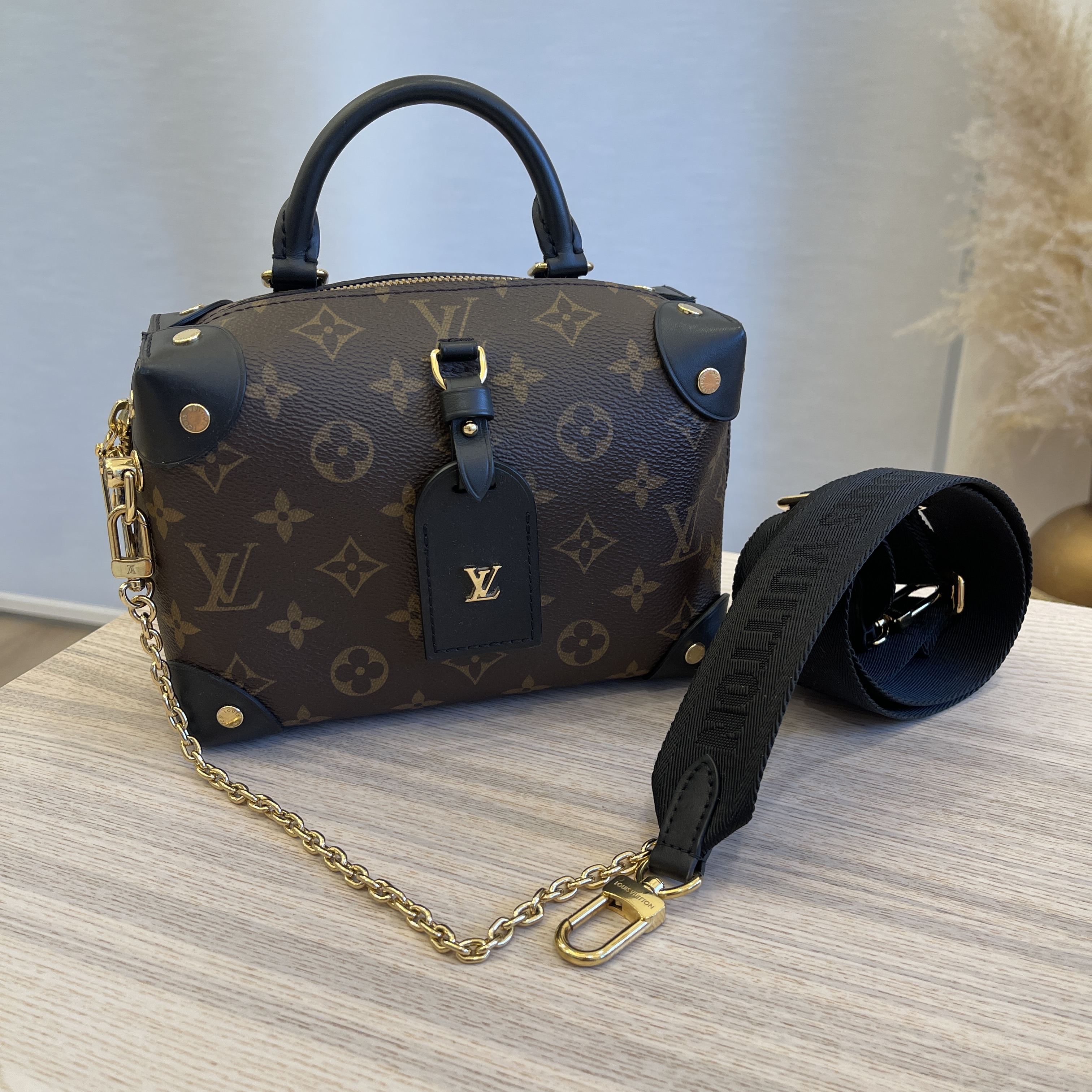 NWT LOUIS VUITTON PETITE MALLE SOUPLE Noir Shoulder Bag Black