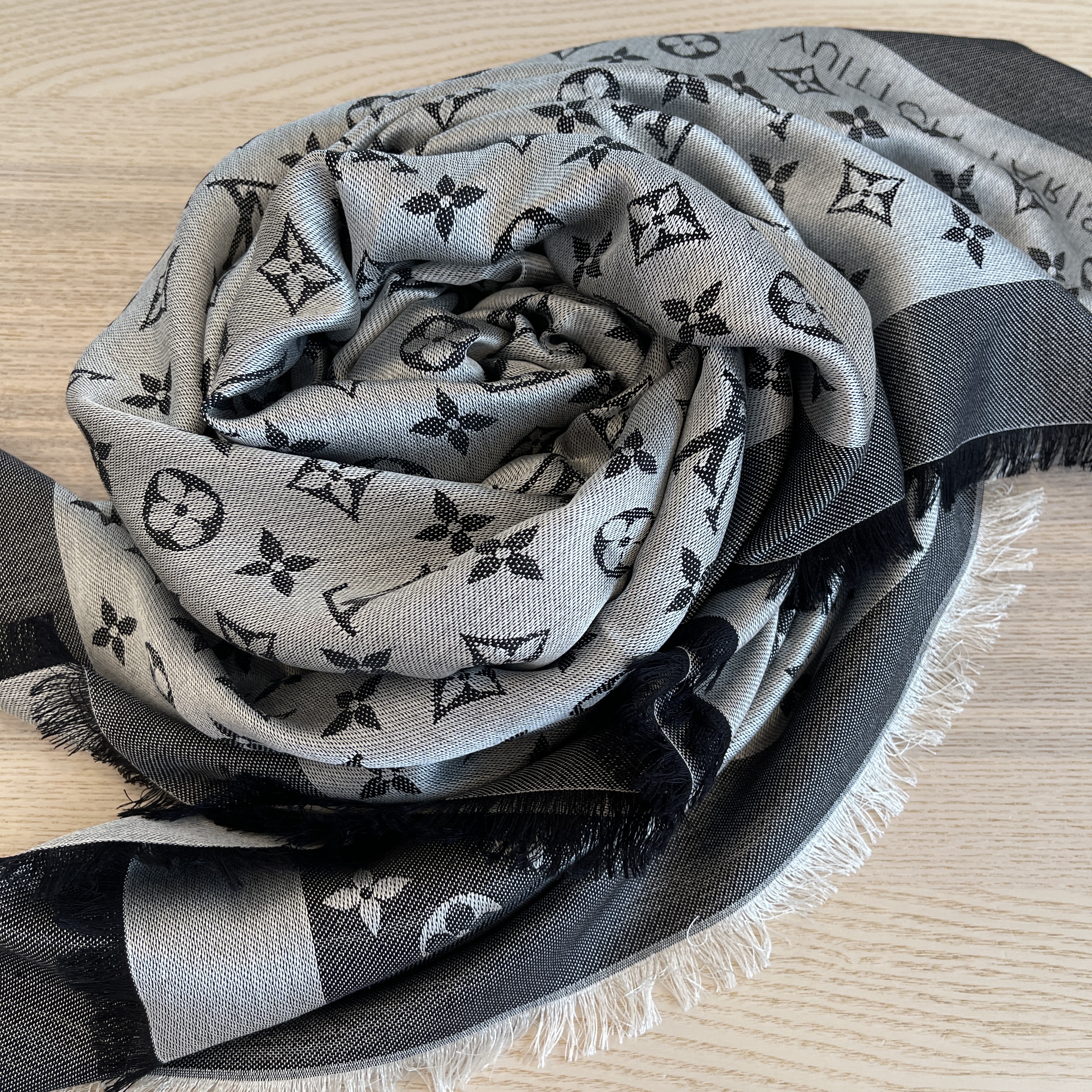 Louis Vuitton Monogram Classic Wool Scarf - Blue Scarves and Shawls,  Accessories - LOU807687