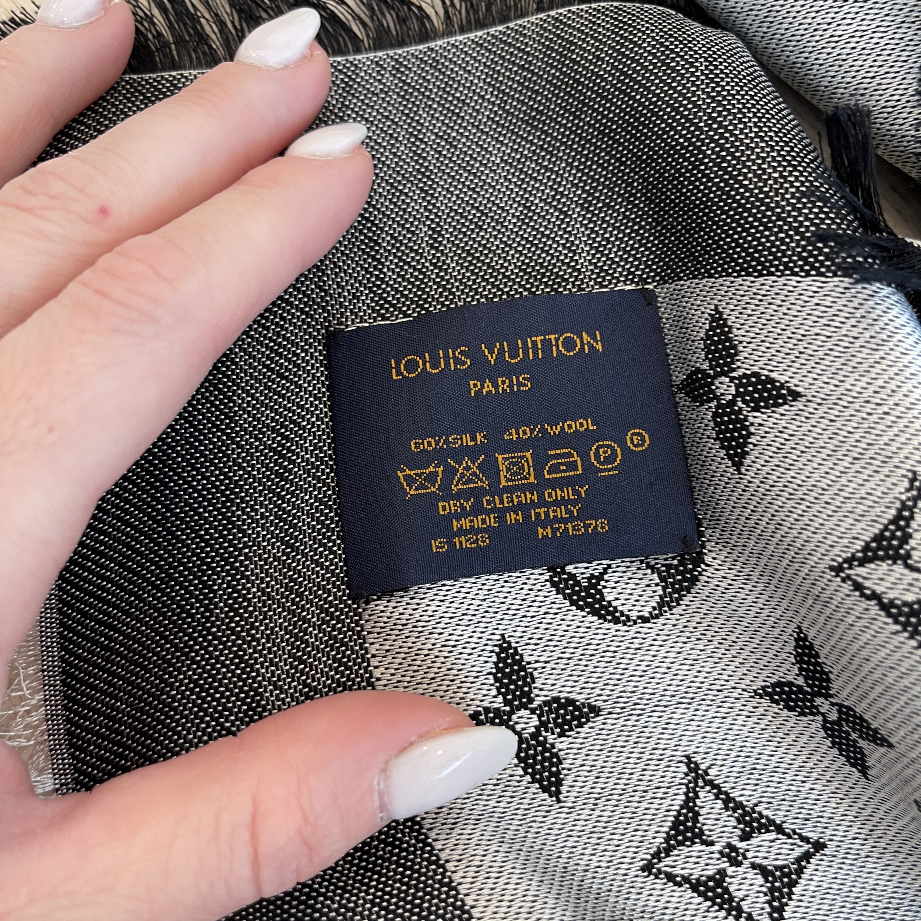 Louis Vuitton Classic Monogram Shawl