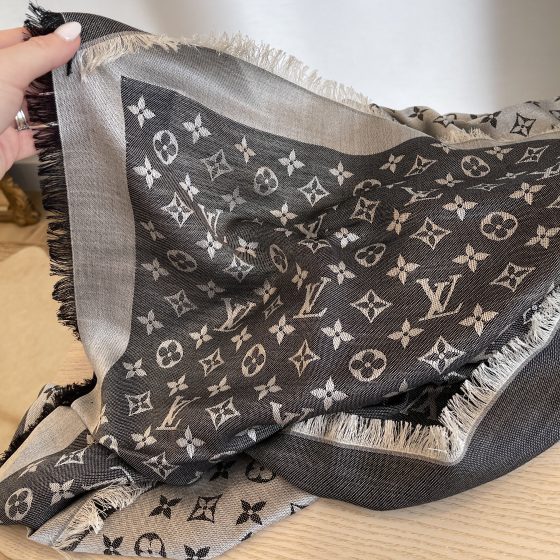 Authentic Louis Vuitton Monogram Classic Shawl Blush