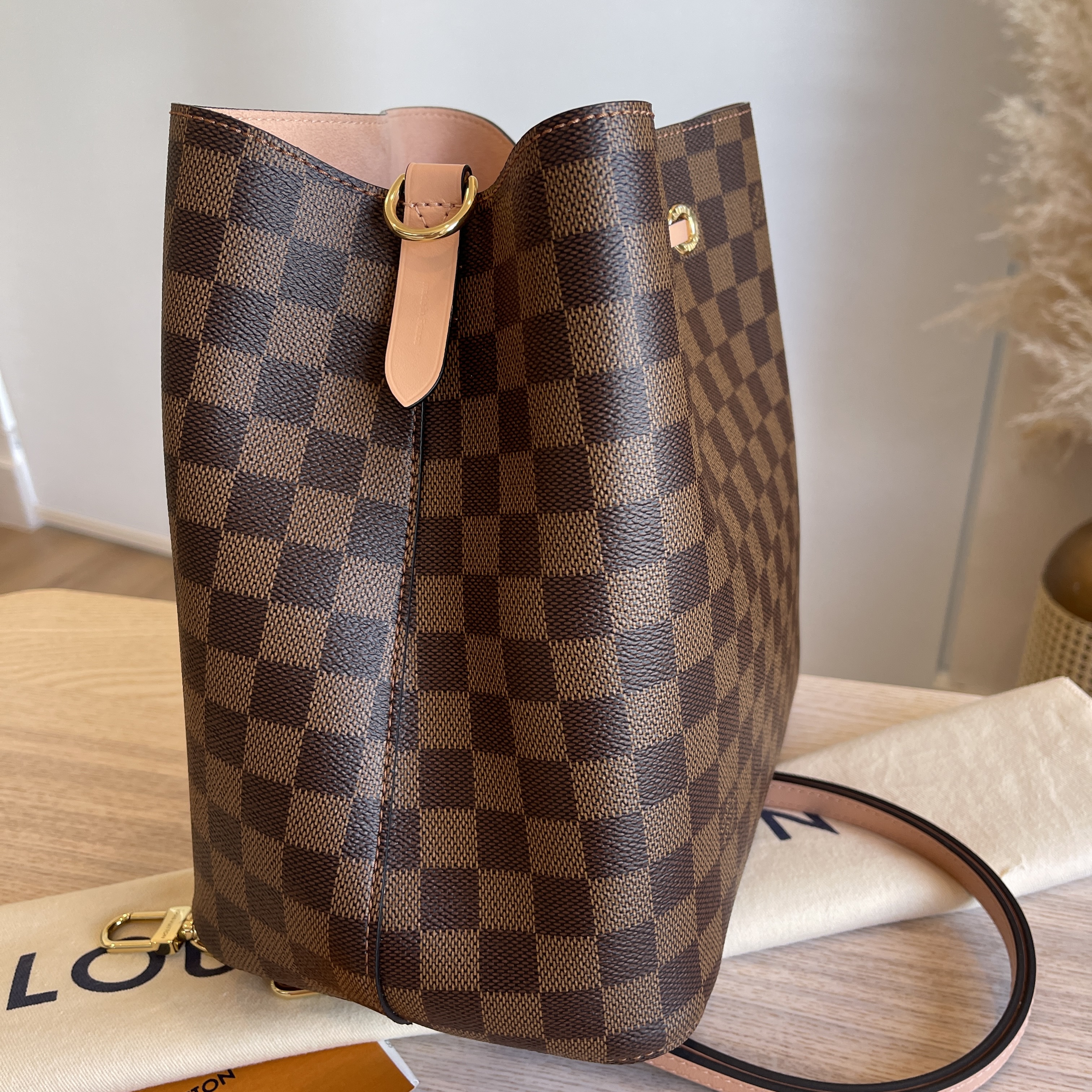 Used Louis Vuitton Neonoe MM Damier Ebene Shoulder Bag