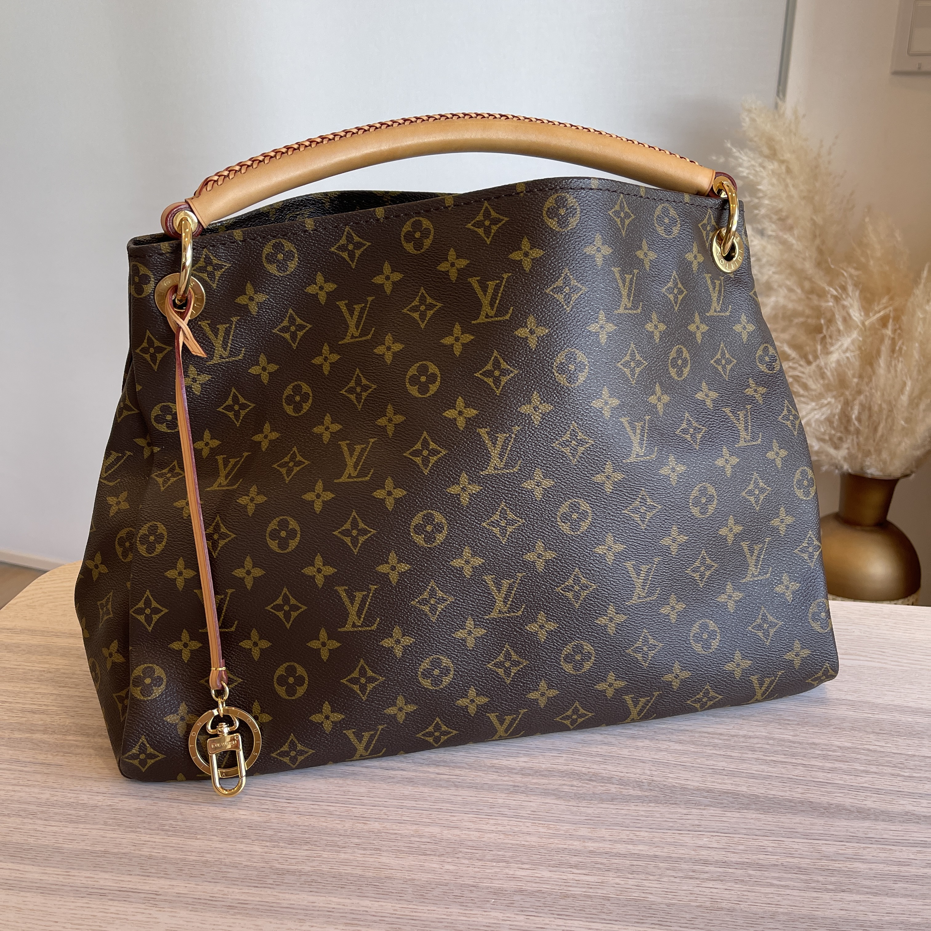 Authentic Louis Vuitton Monogram Artsy MM Hobo Bag M40249 